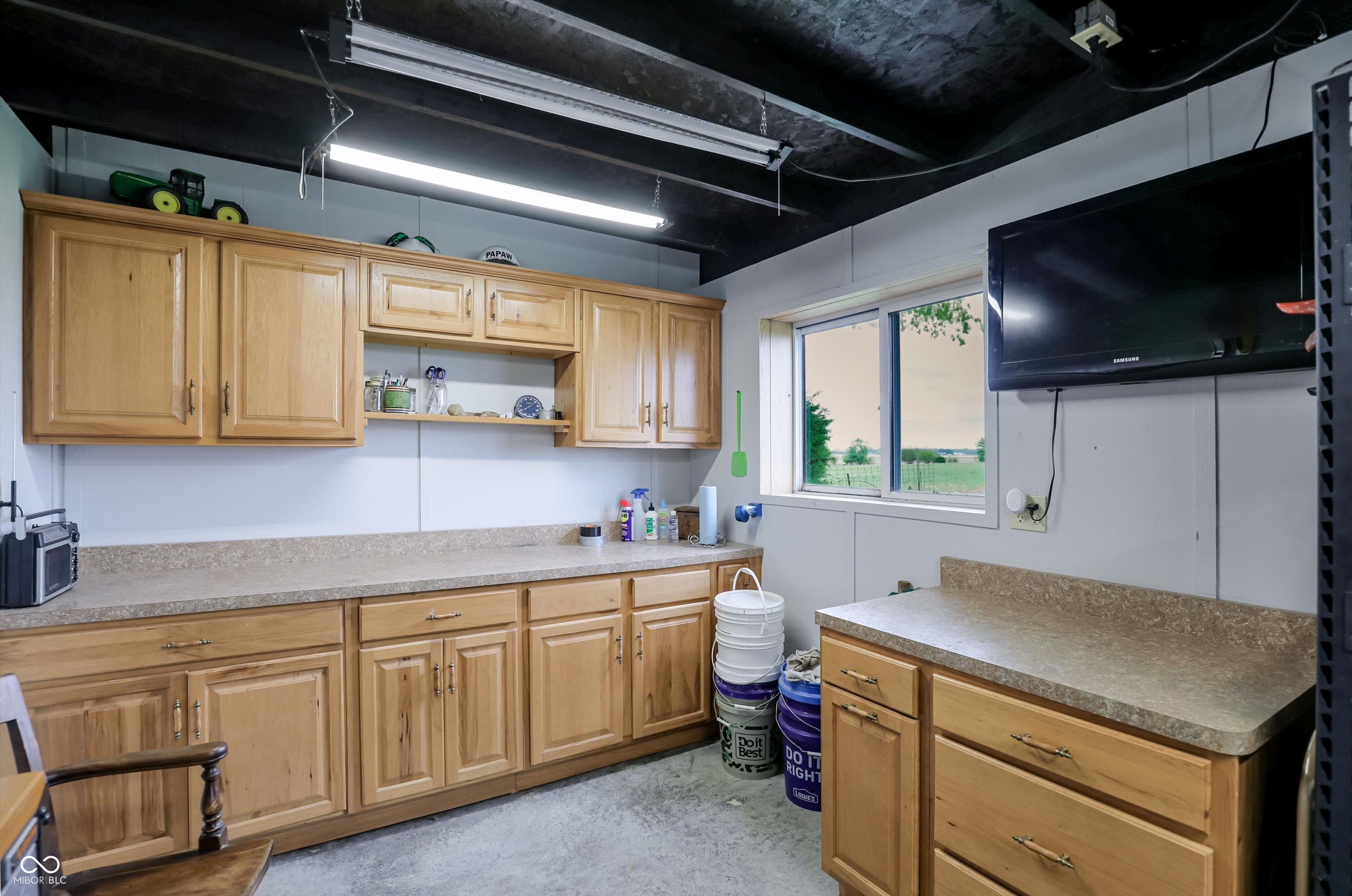 4075 E State Road 44