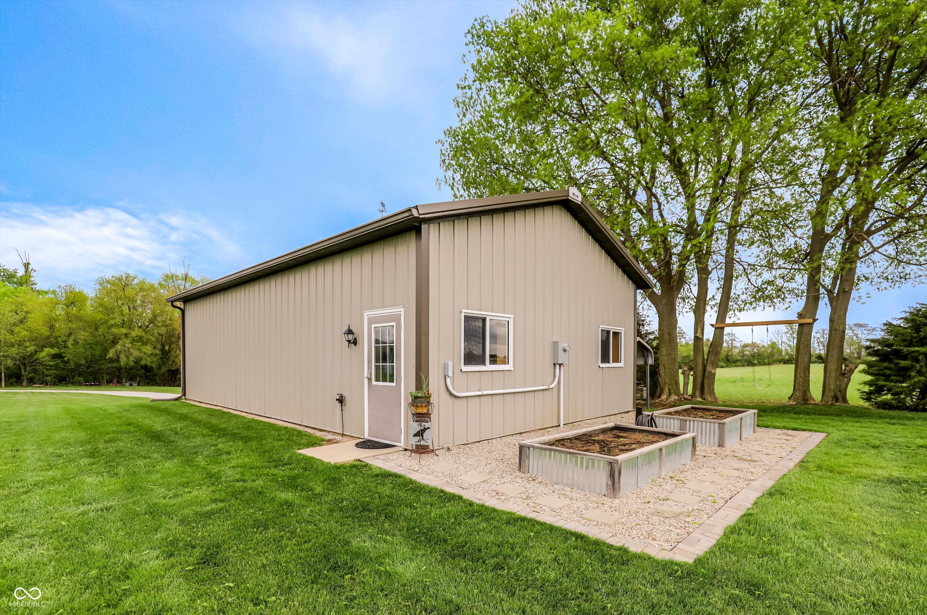 4075 E State Road 44