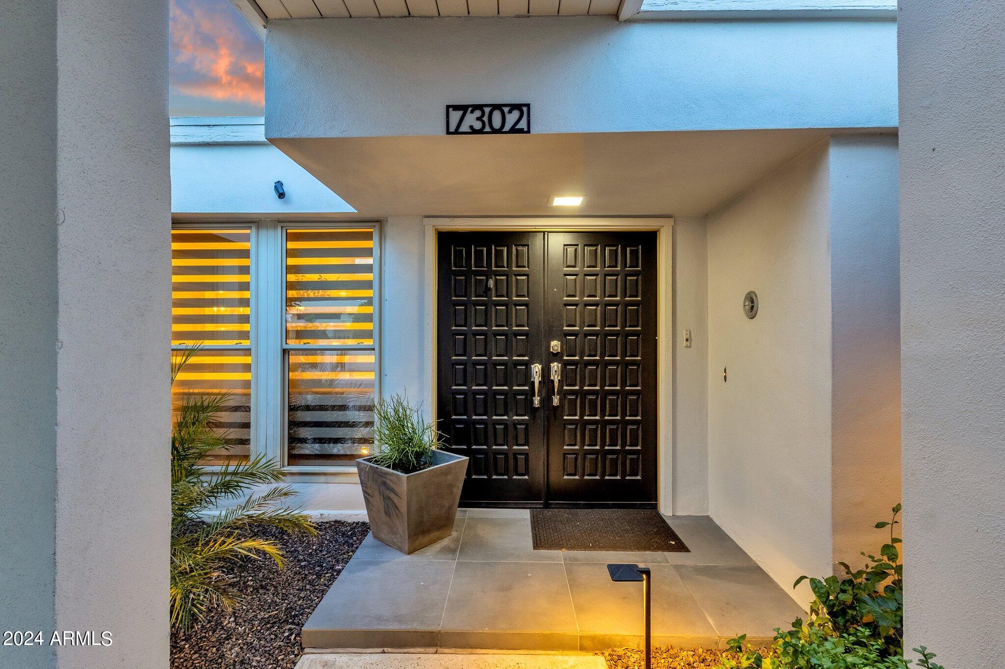 7302 N VIA DE LA MONTANA --