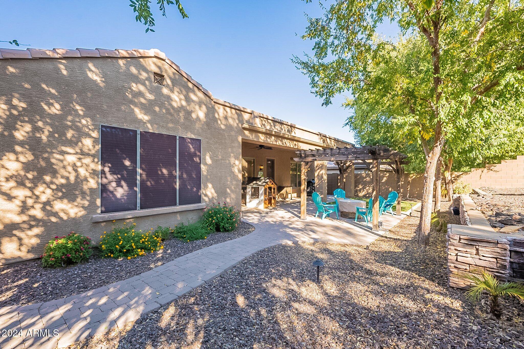 6861 W DALE Lane