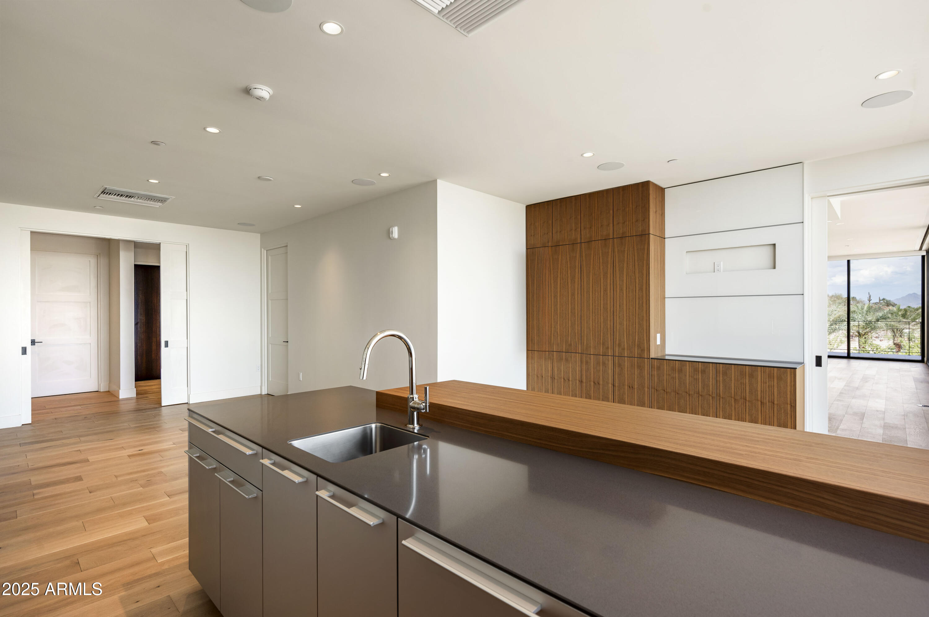 5000 N Camelback Ridge Road, 410