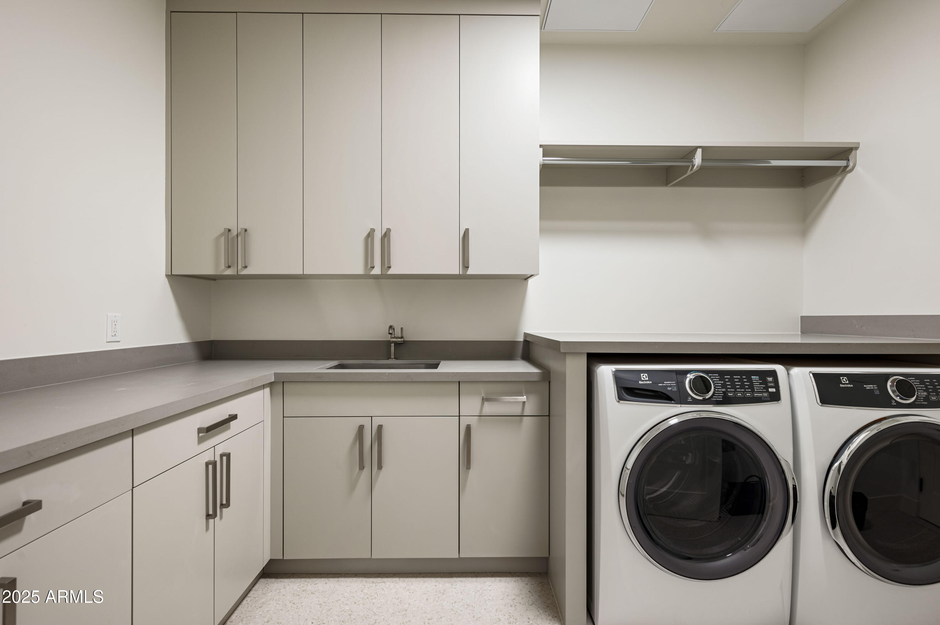 5000 N Camelback Ridge Road, 410