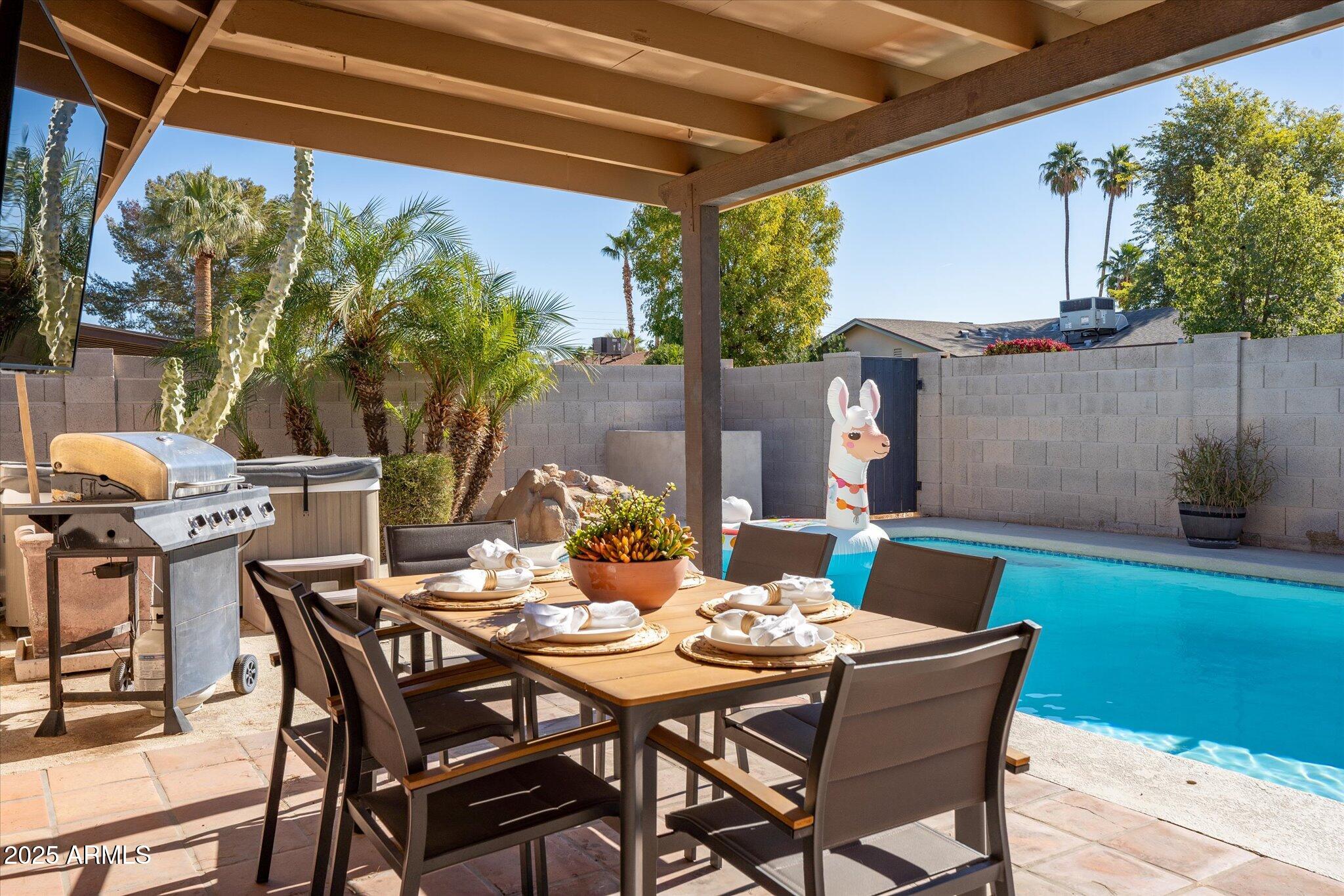 8701 E COLUMBUS Avenue