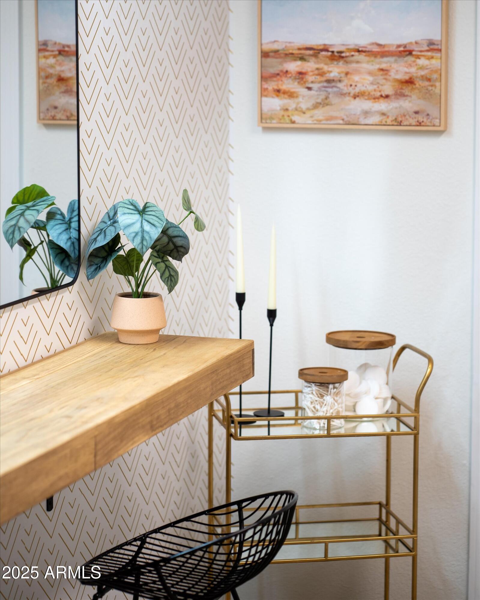 8701 E COLUMBUS Avenue