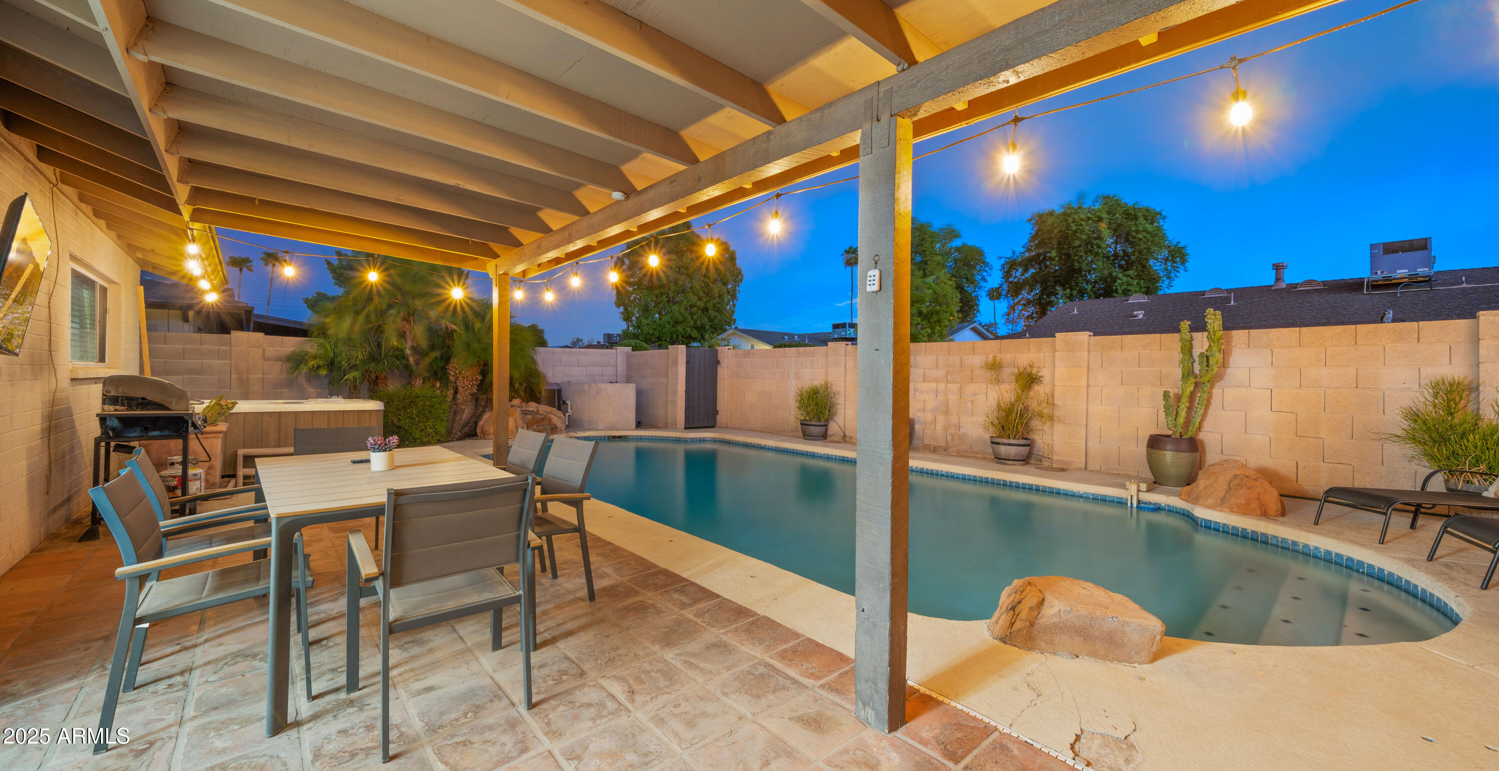 8701 E COLUMBUS Avenue