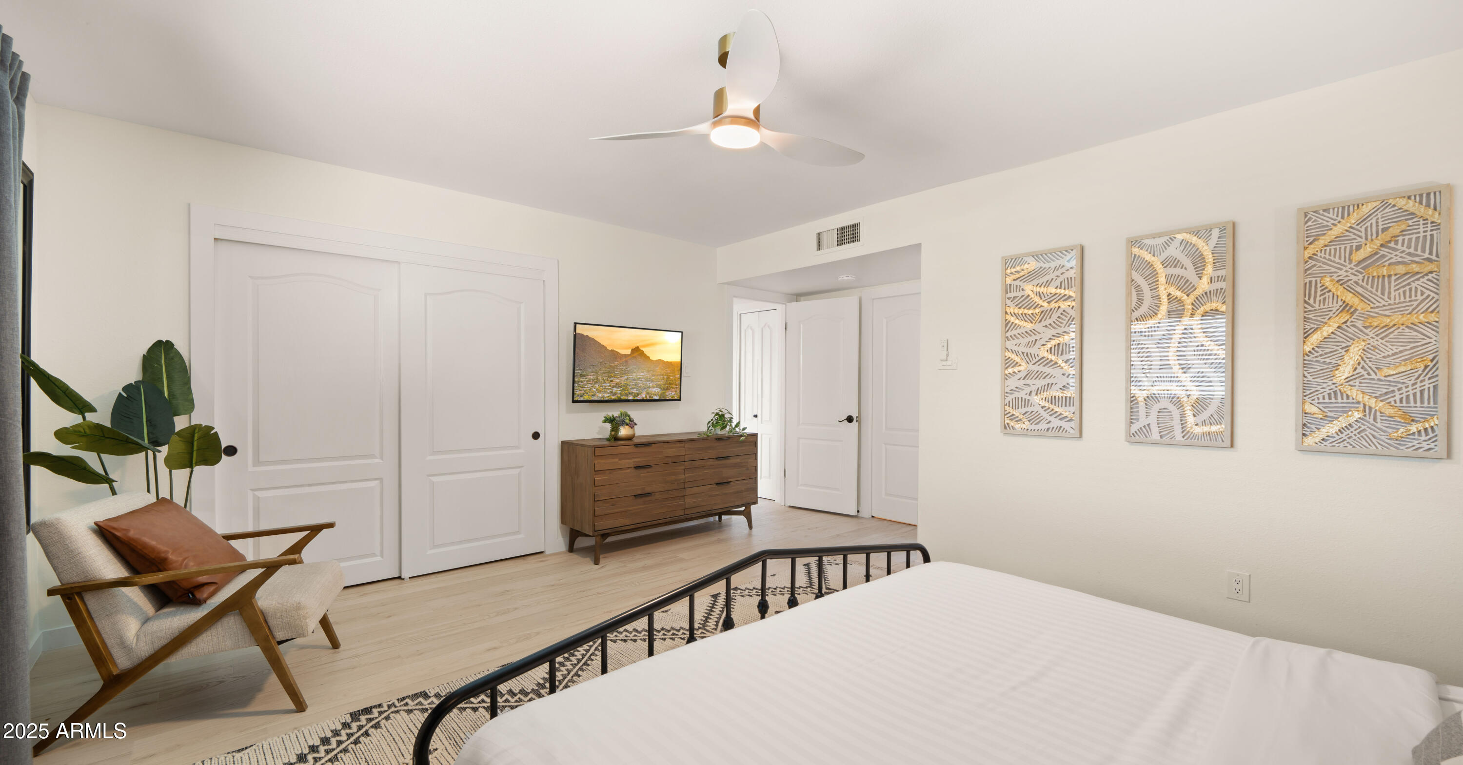 8701 E COLUMBUS Avenue