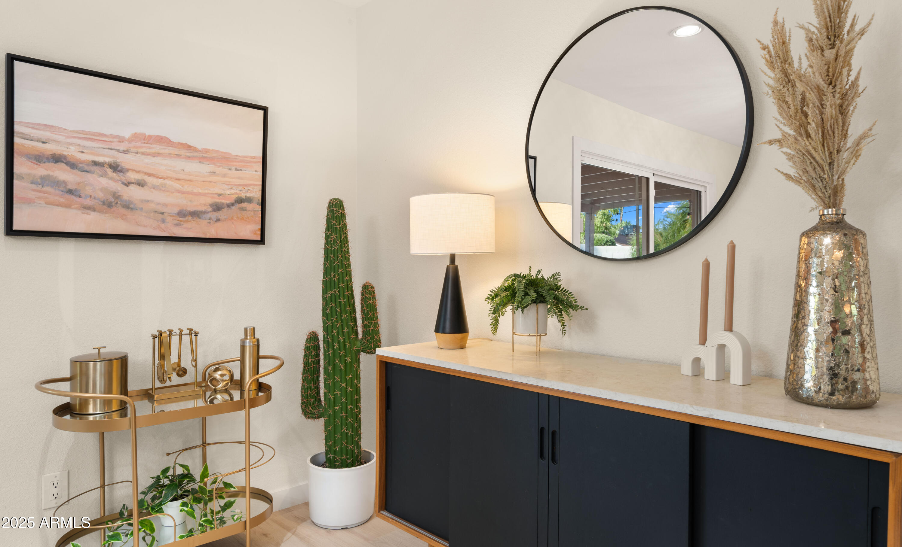 8701 E COLUMBUS Avenue