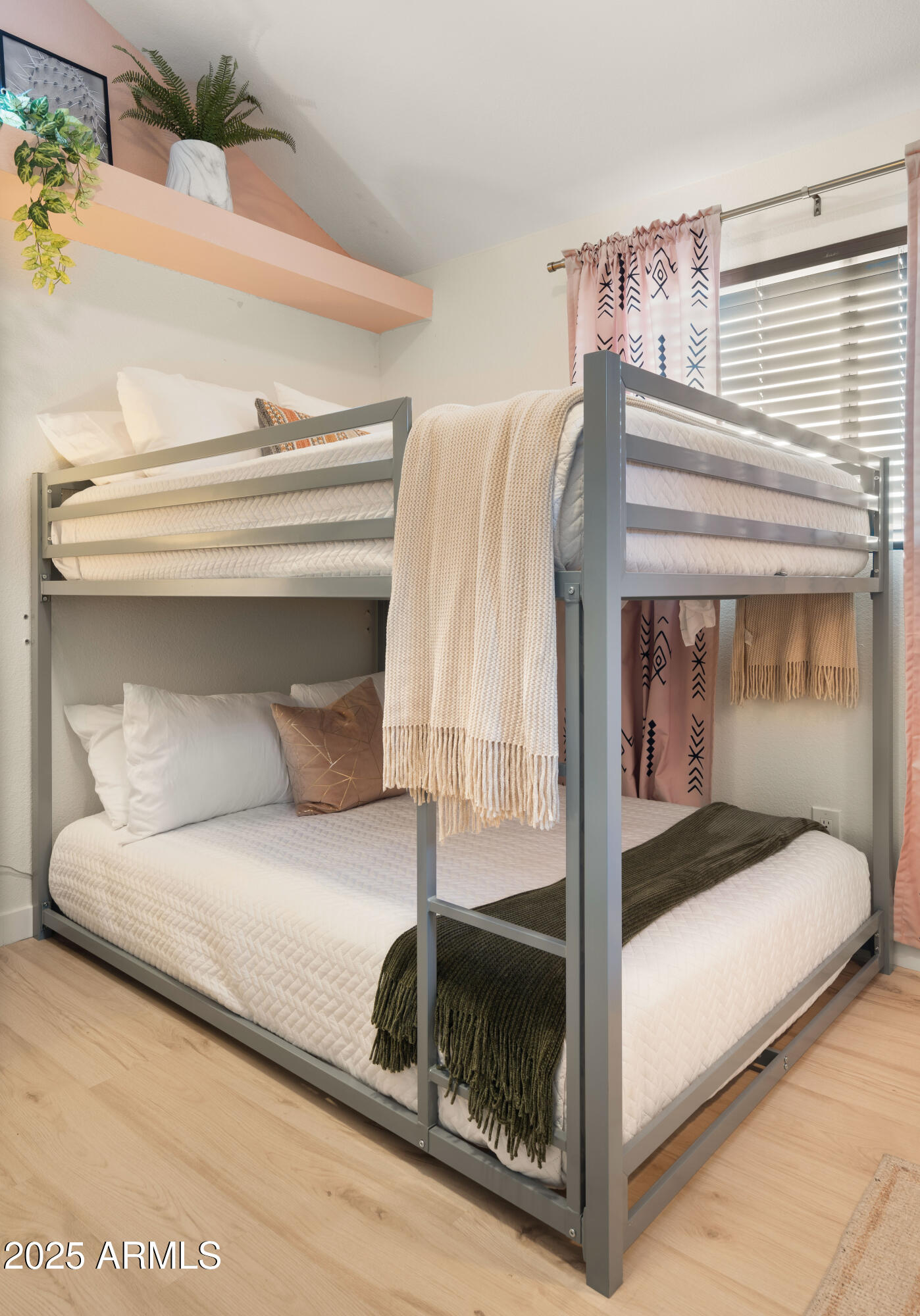 8701 E COLUMBUS Avenue