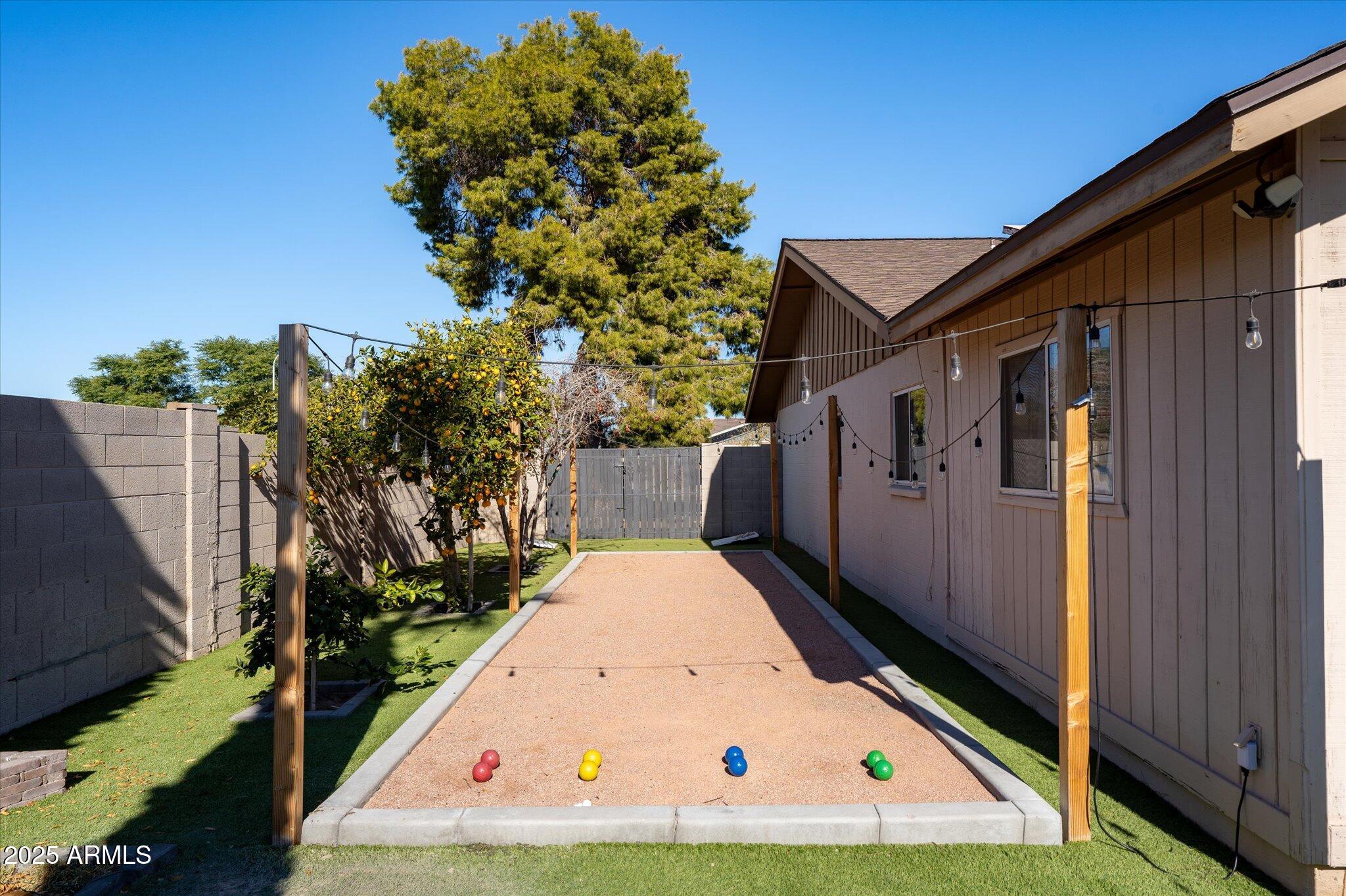 8701 E COLUMBUS Avenue