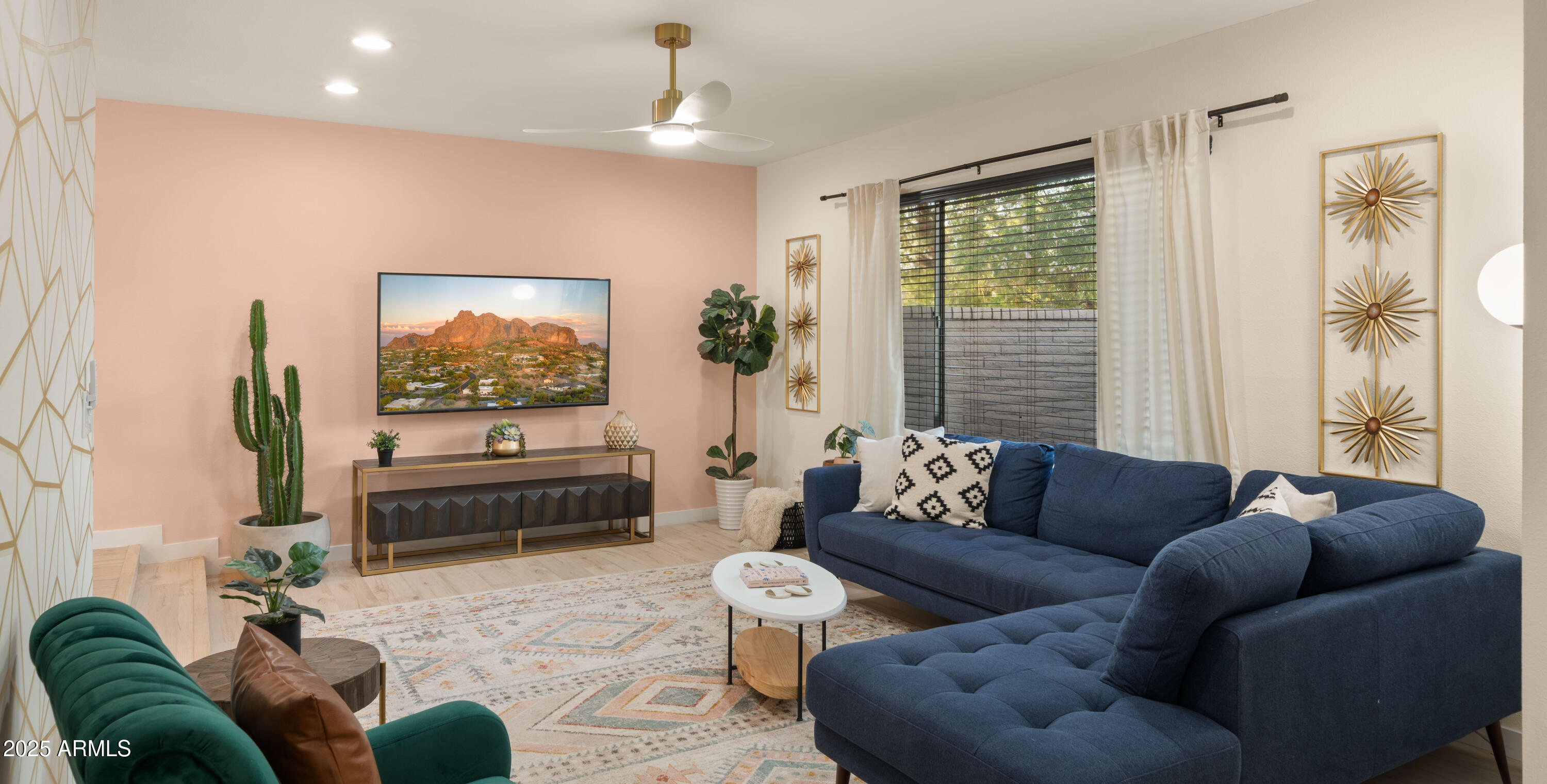 8701 E COLUMBUS Avenue