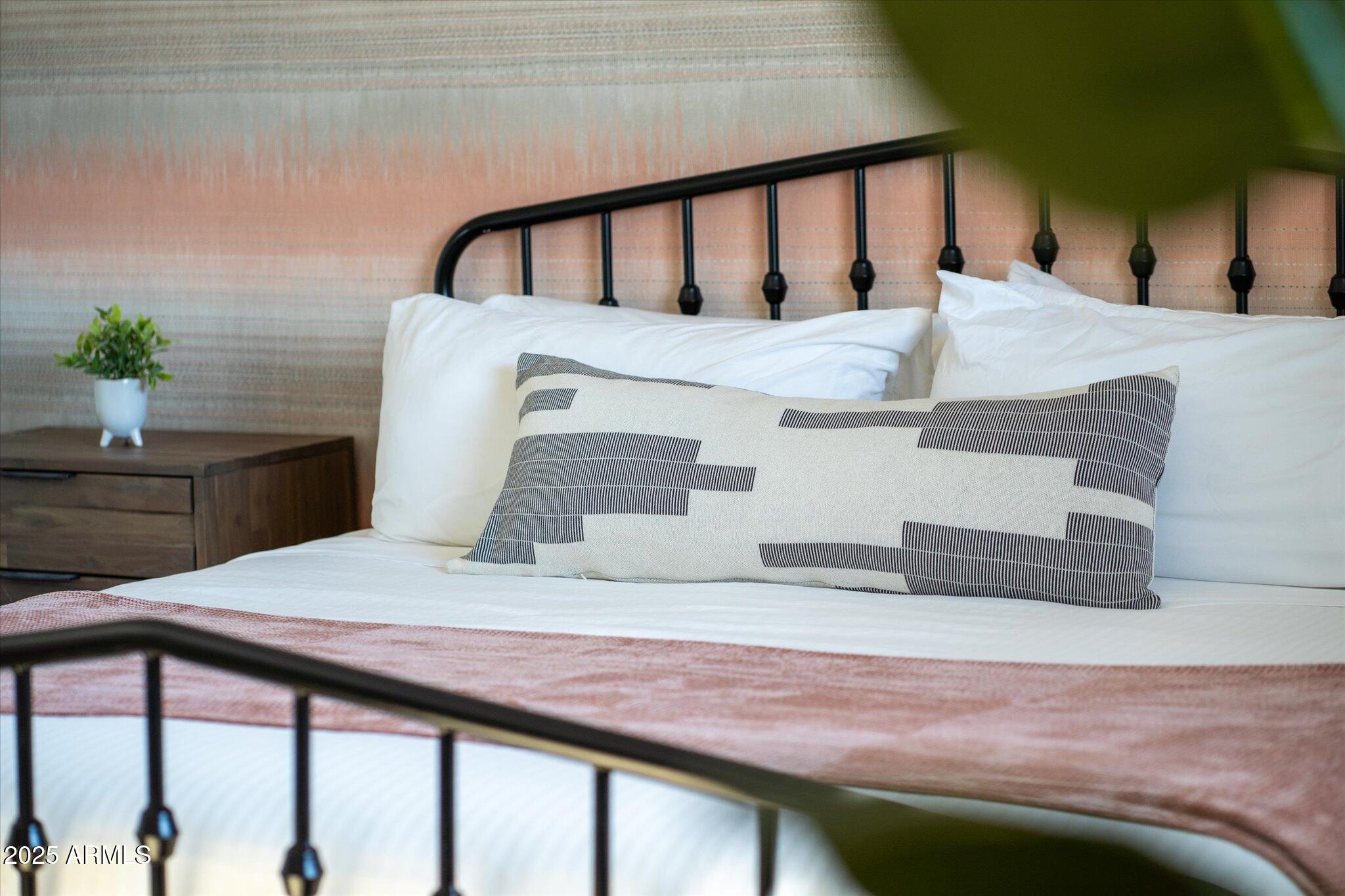 8701 E COLUMBUS Avenue