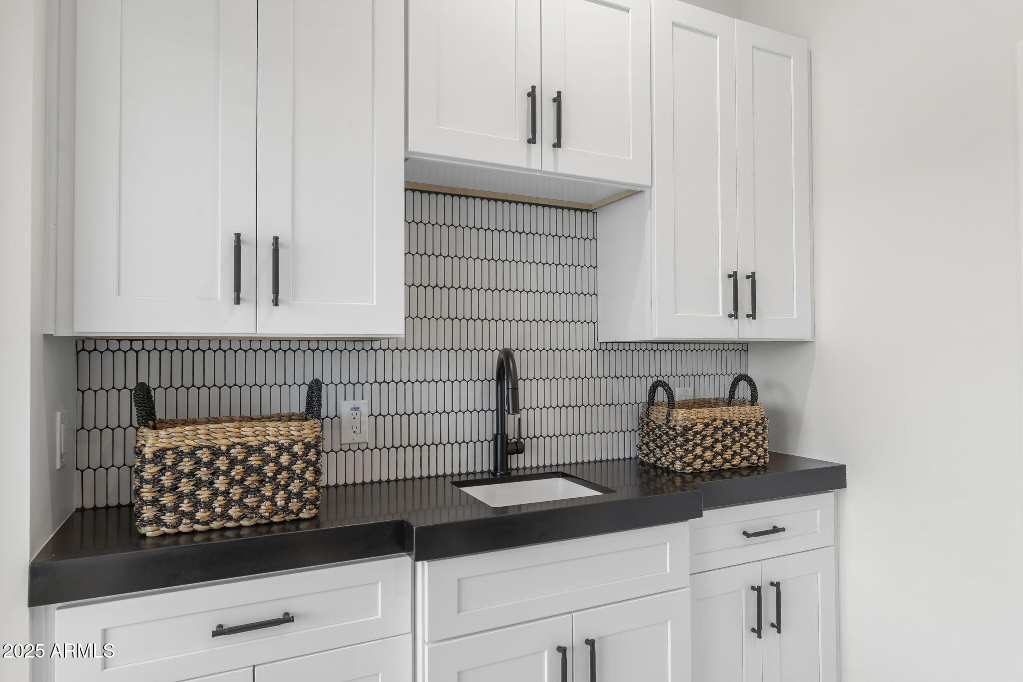 8014 E Del Tesoro Drive