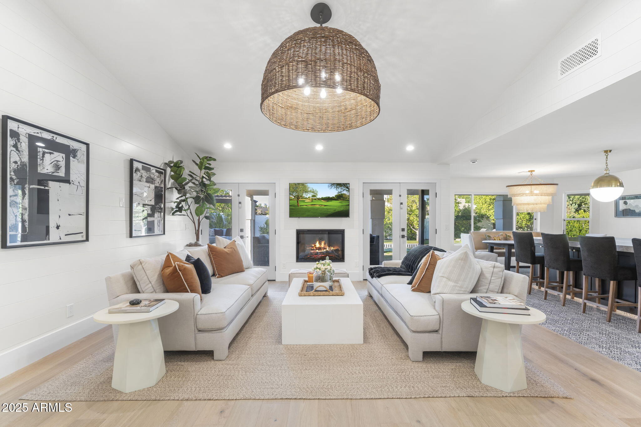 8014 E Del Tesoro Drive