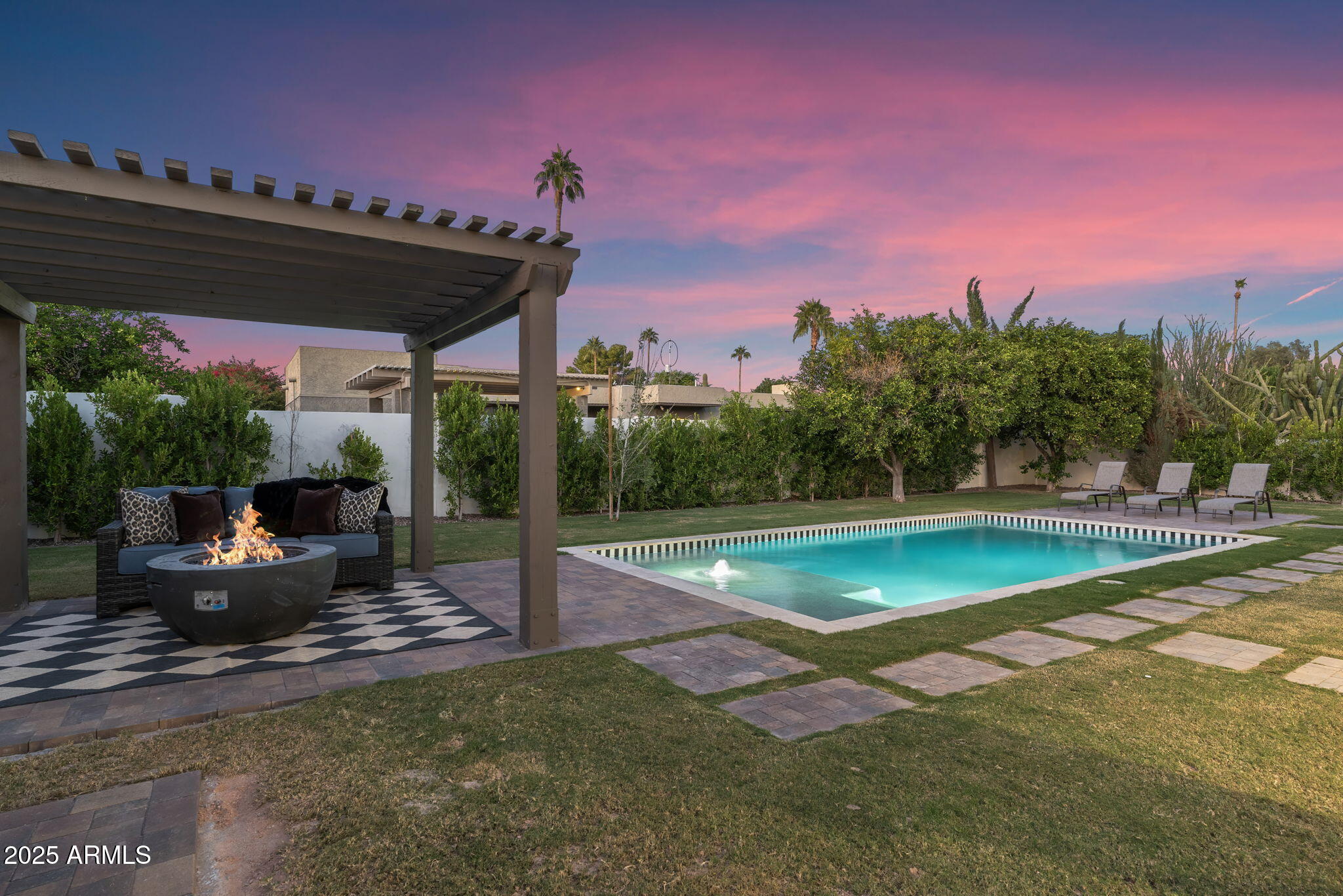 8014 E Del Tesoro Drive