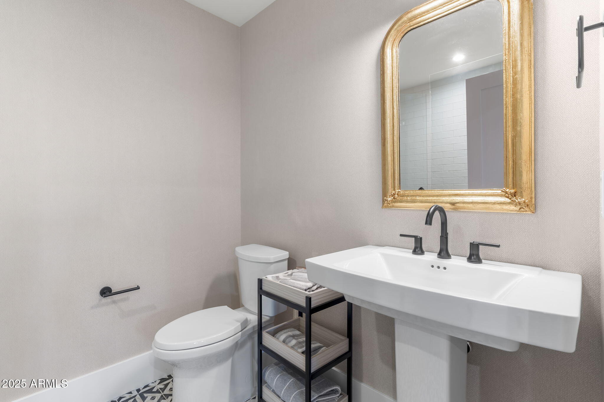 8014 E Del Tesoro Drive