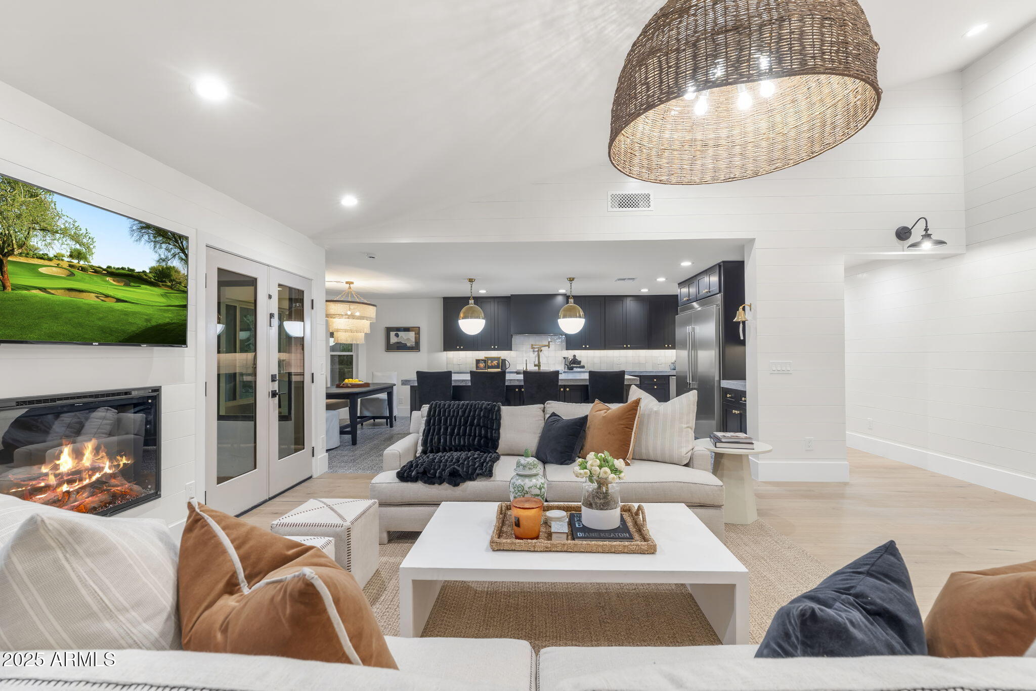 8014 E Del Tesoro Drive