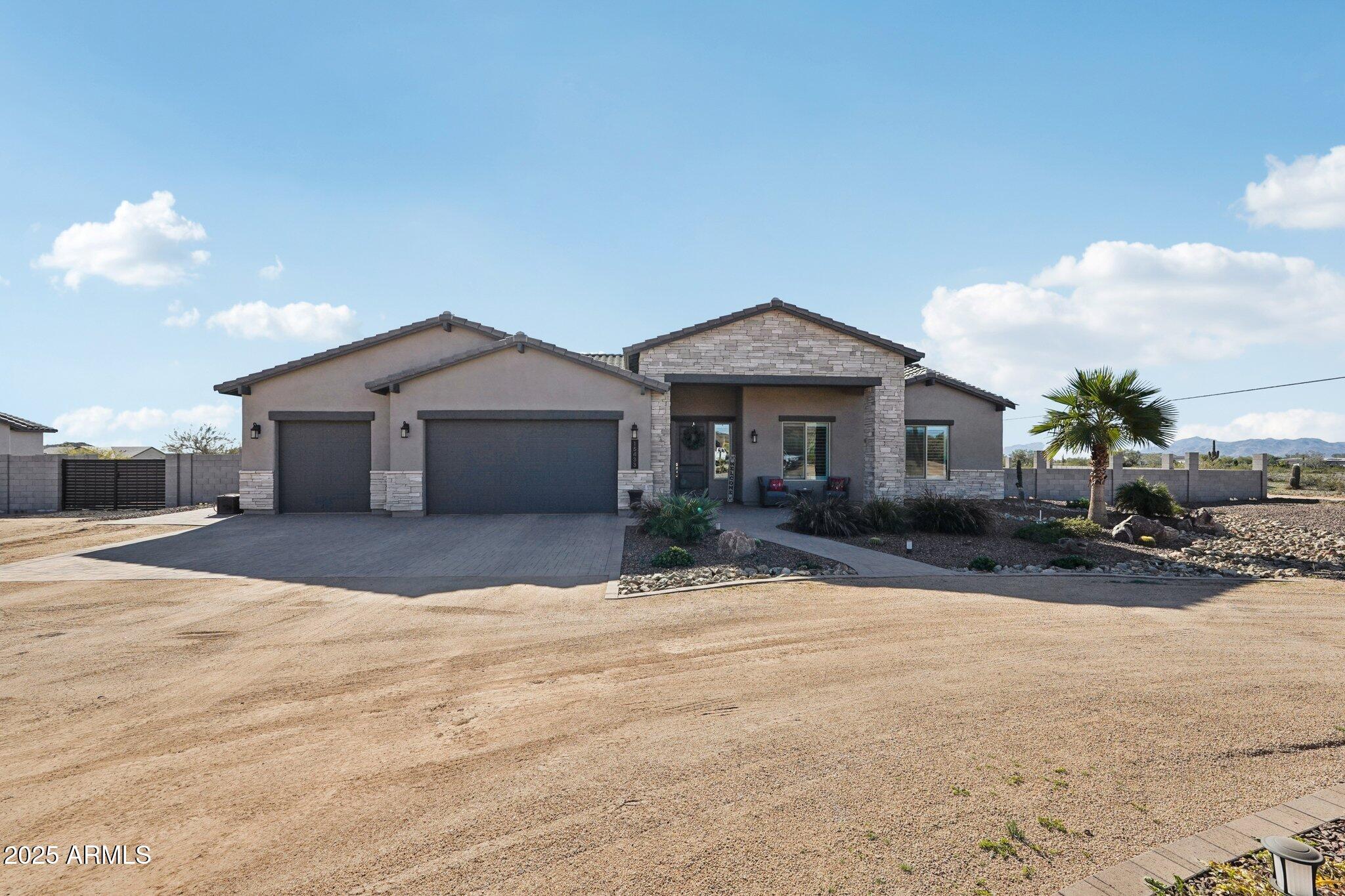 15433 W PINNACLE VISTA Road