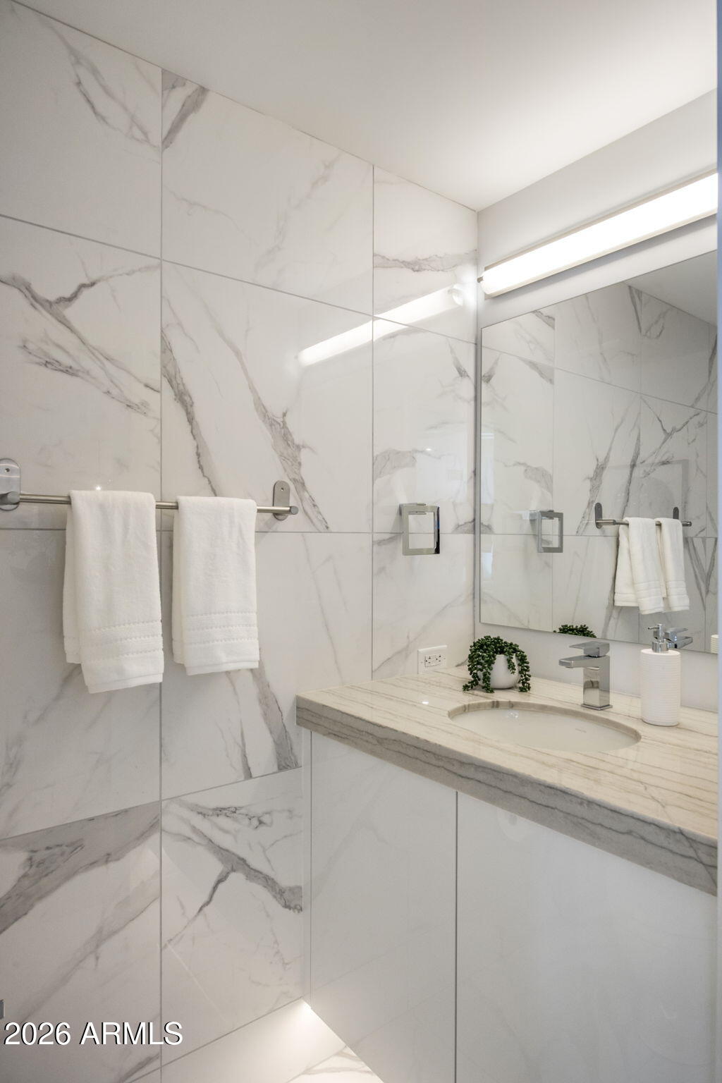 7120 E KIERLAND Boulevard 901