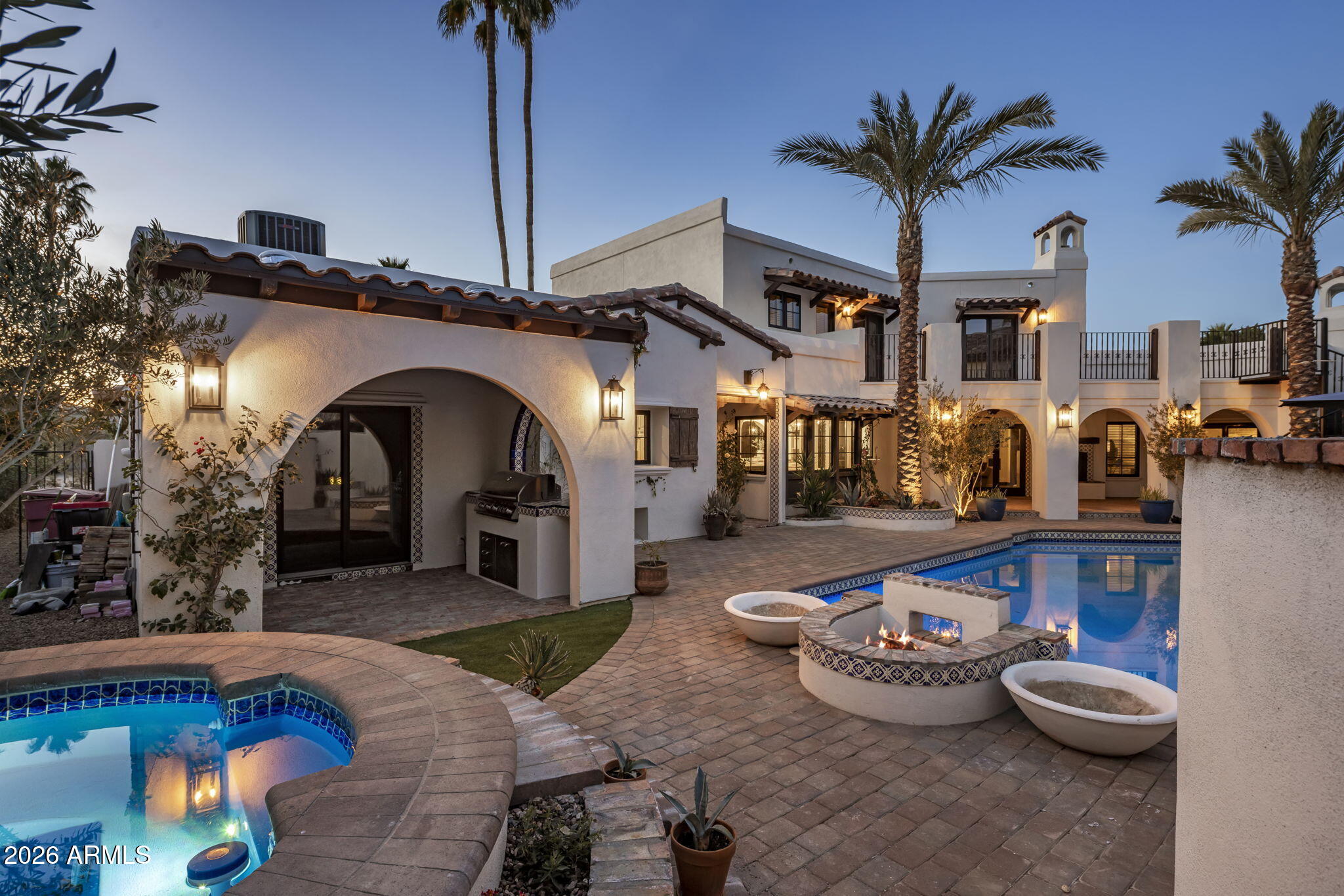 8127 E DEL CAPITAN Drive