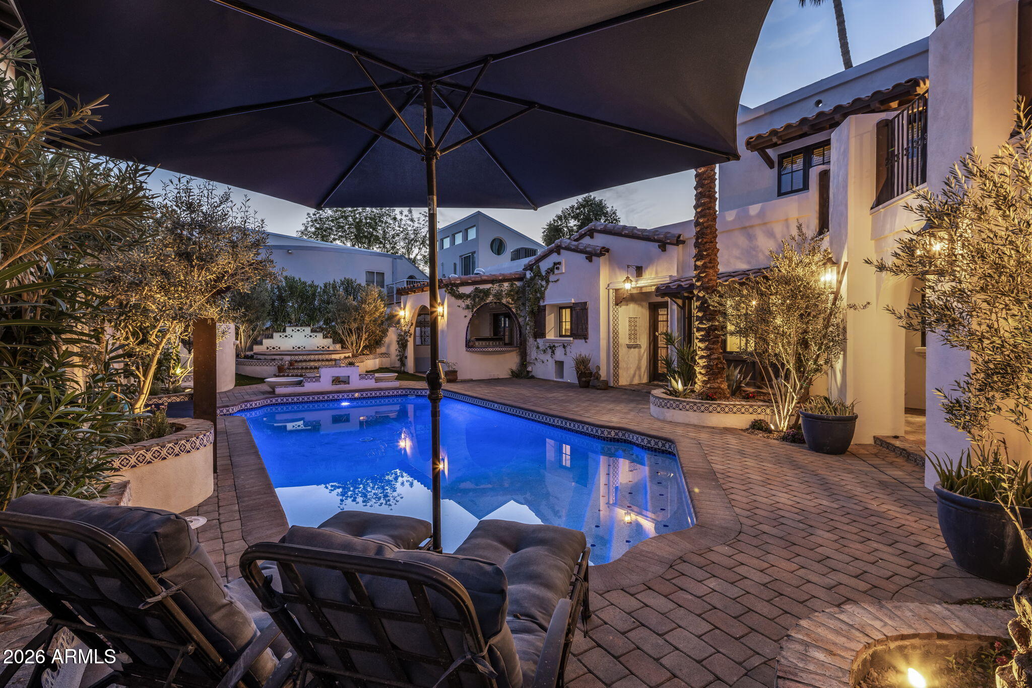 8127 E DEL CAPITAN Drive