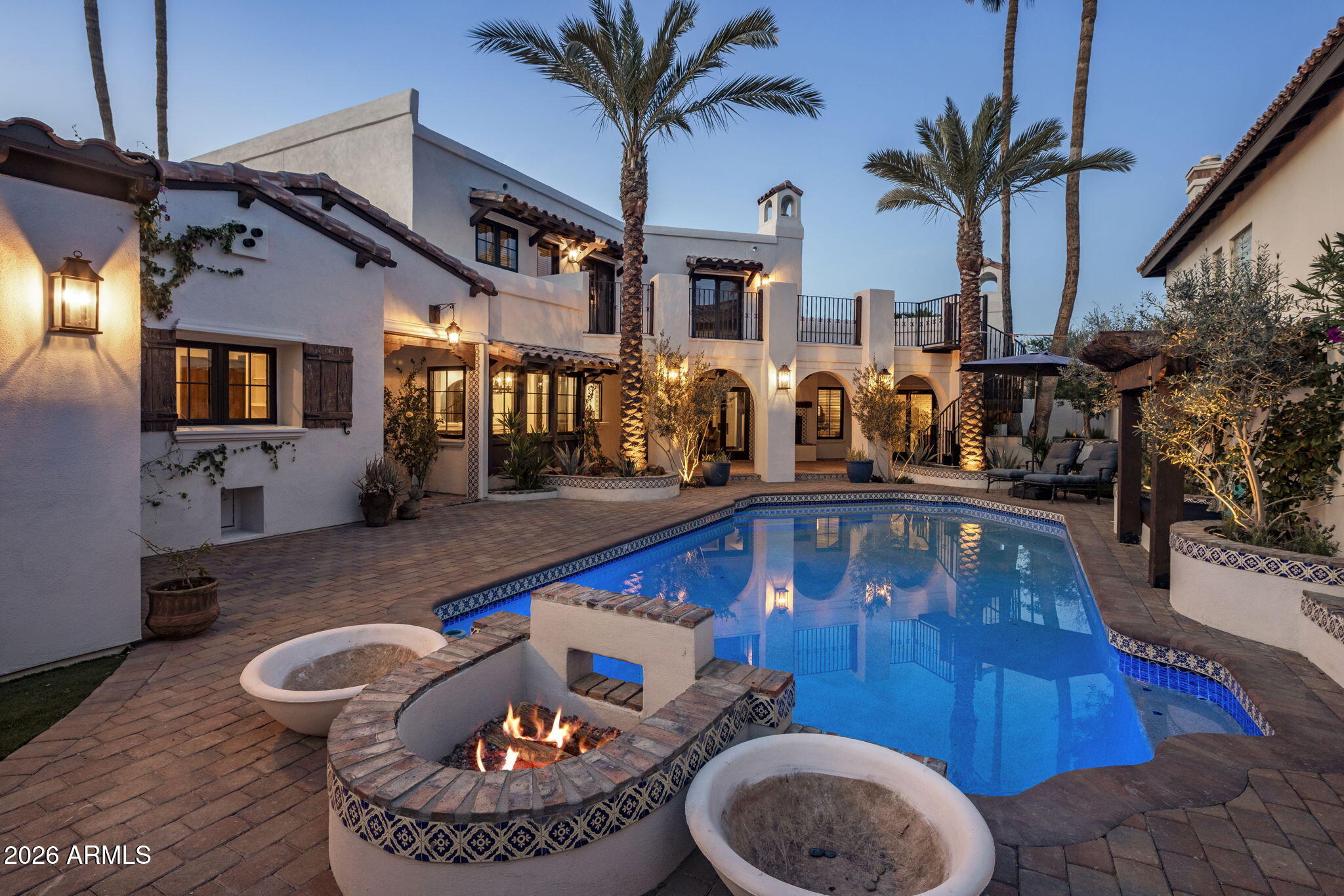 8127 E DEL CAPITAN Drive