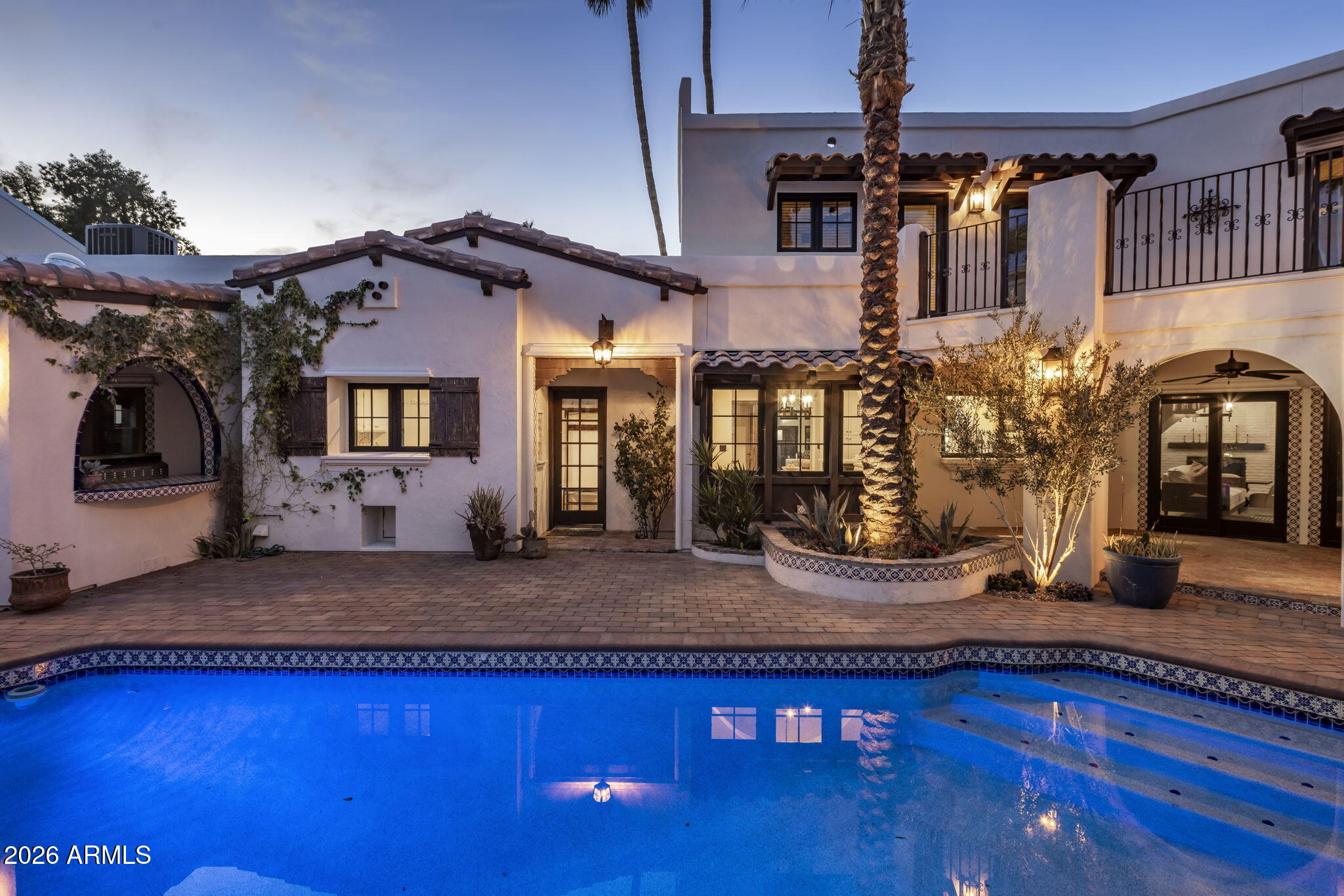 8127 E DEL CAPITAN Drive