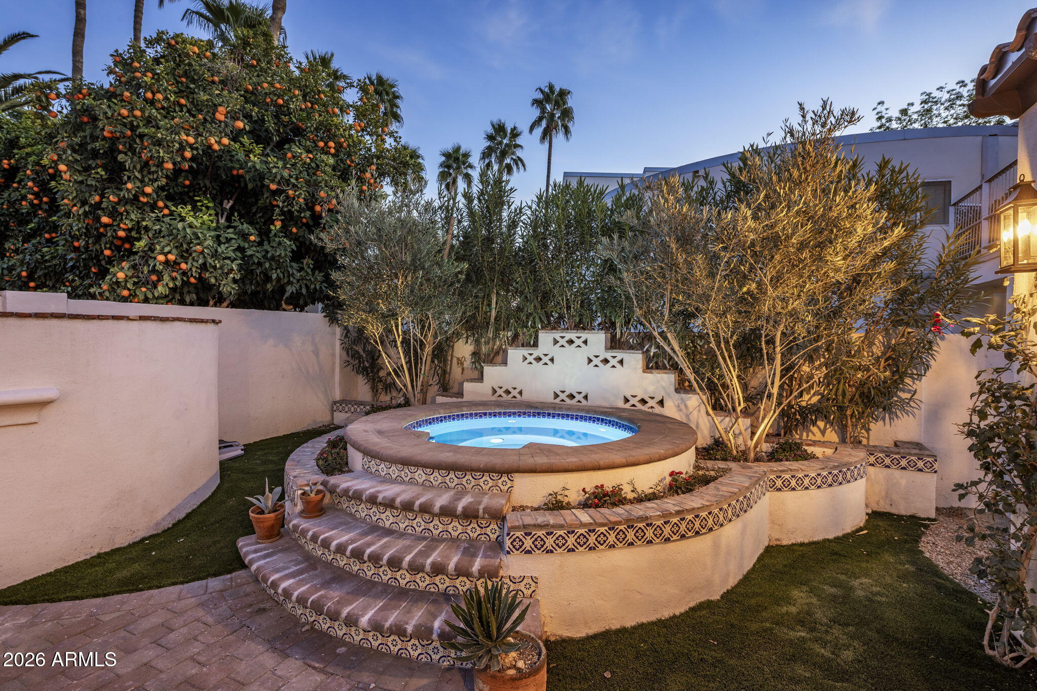 8127 E DEL CAPITAN Drive