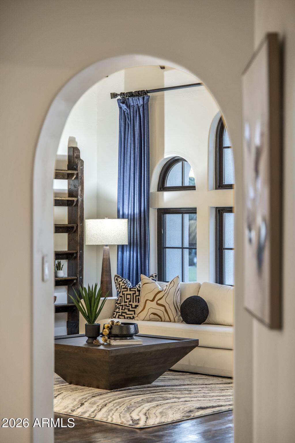 8127 E DEL CAPITAN Drive