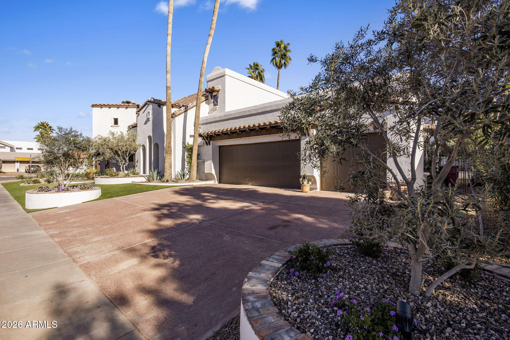 8127 E DEL CAPITAN Drive