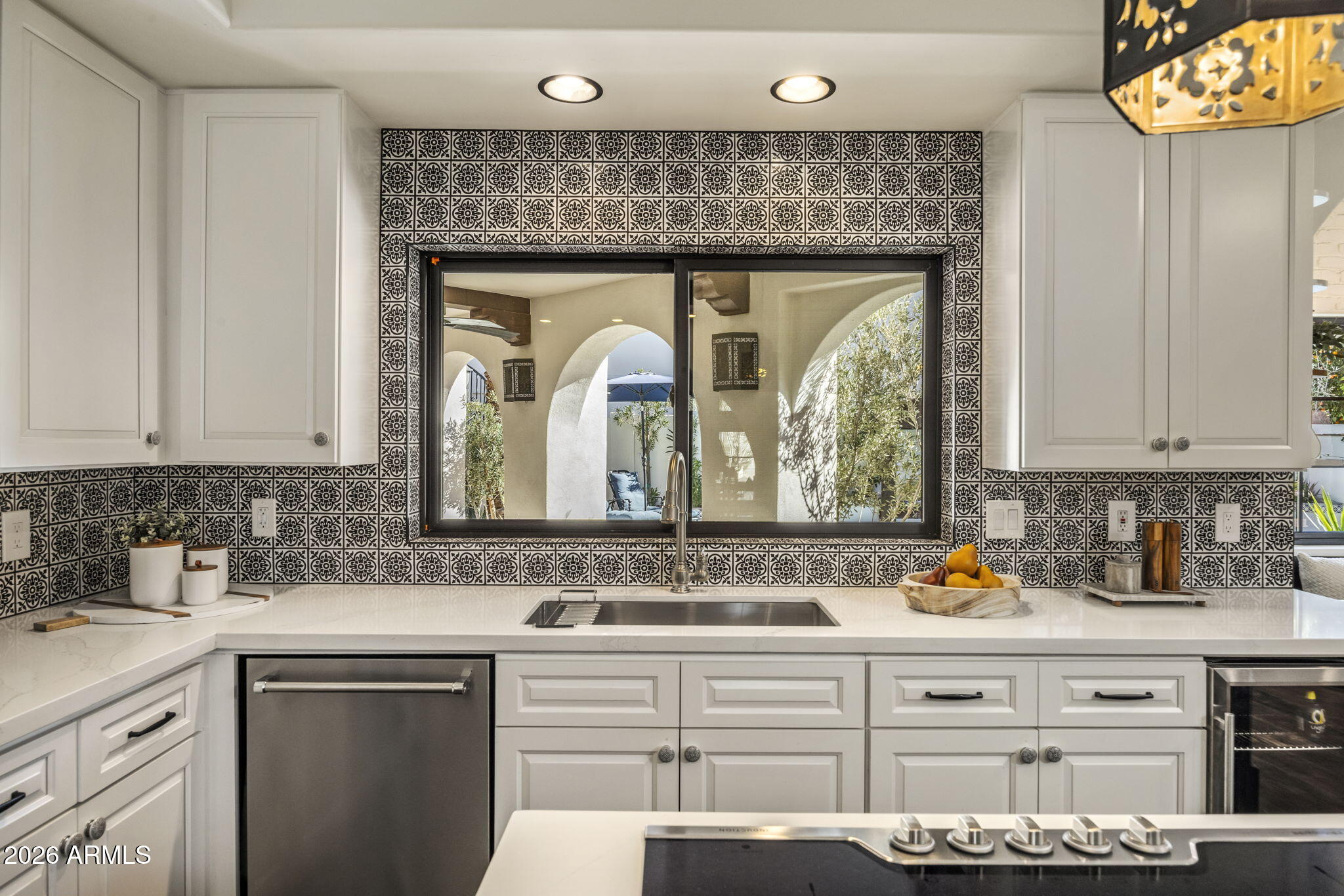 8127 E DEL CAPITAN Drive