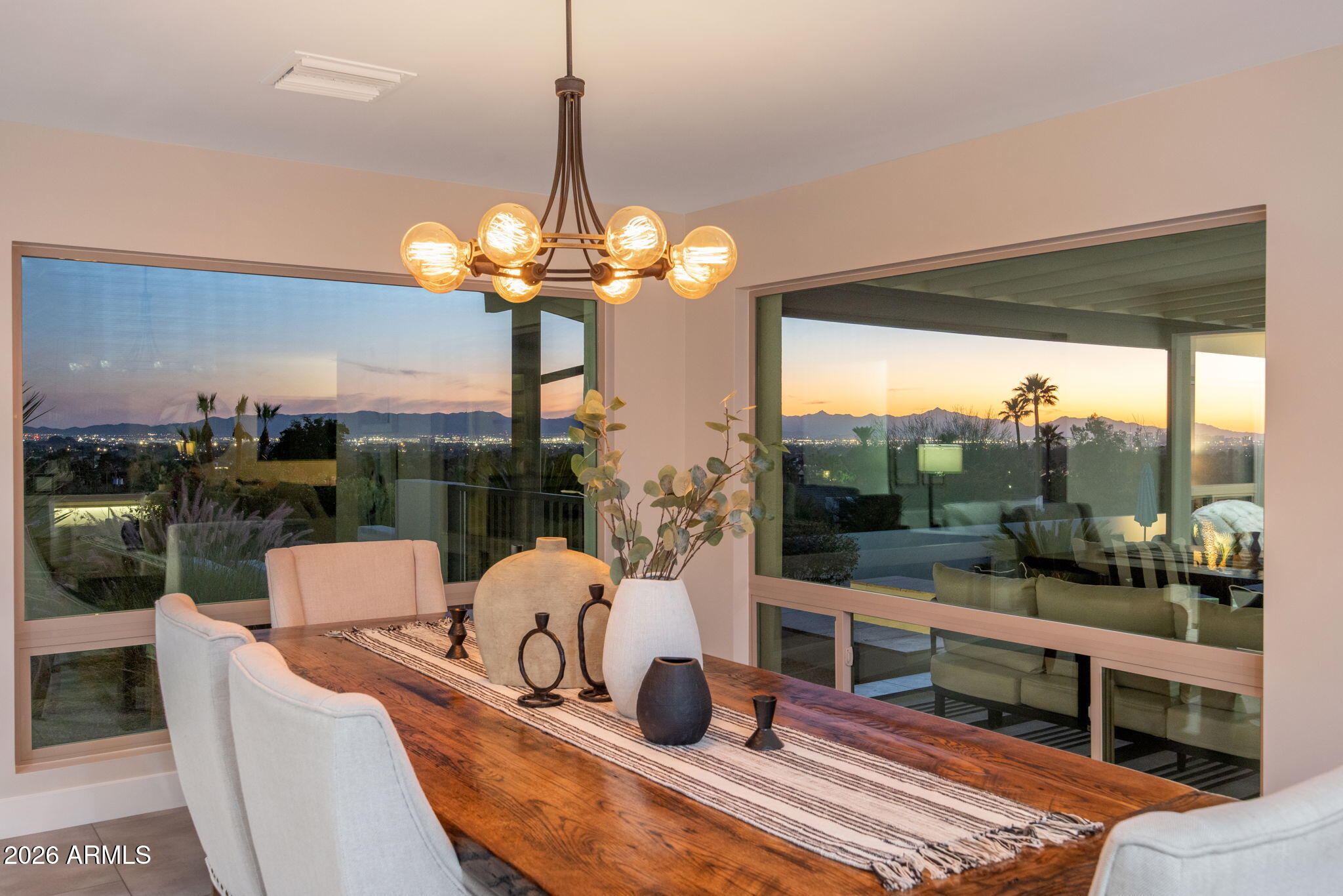 5518 E ROCKRIDGE Road