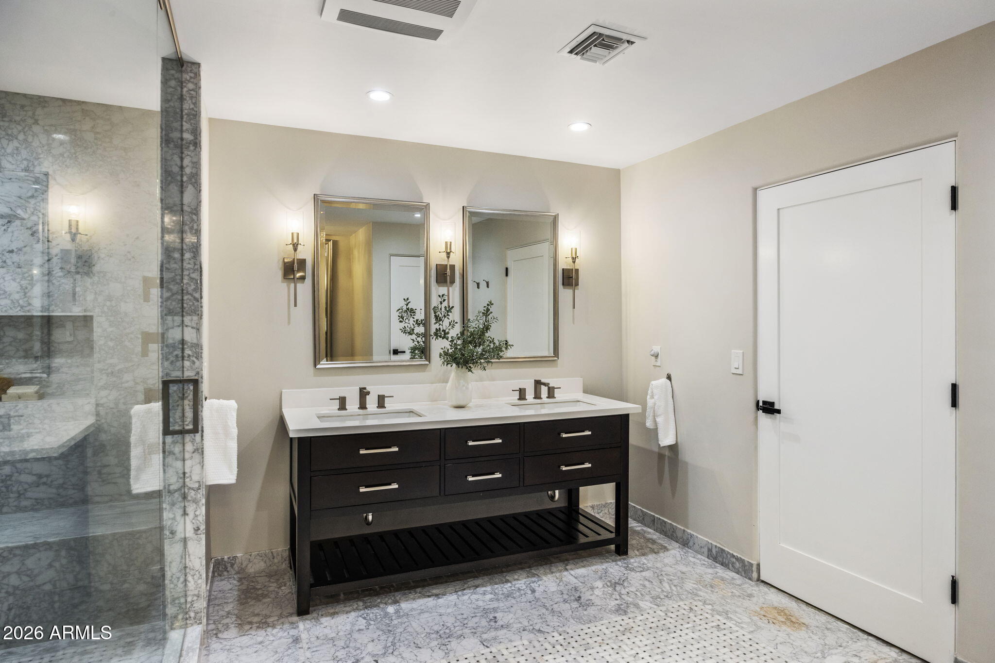 5518 E ROCKRIDGE Road