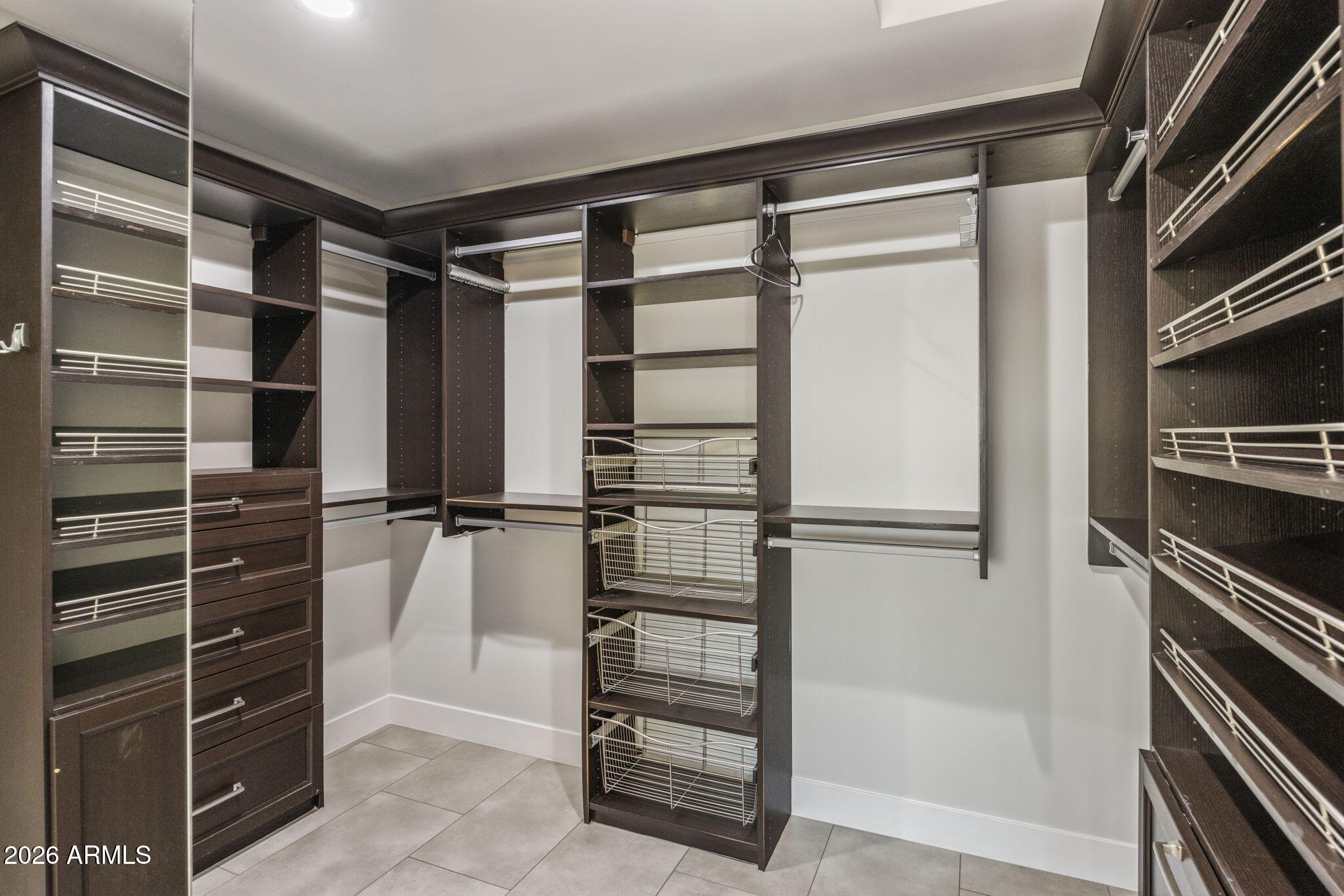 5518 E ROCKRIDGE Road