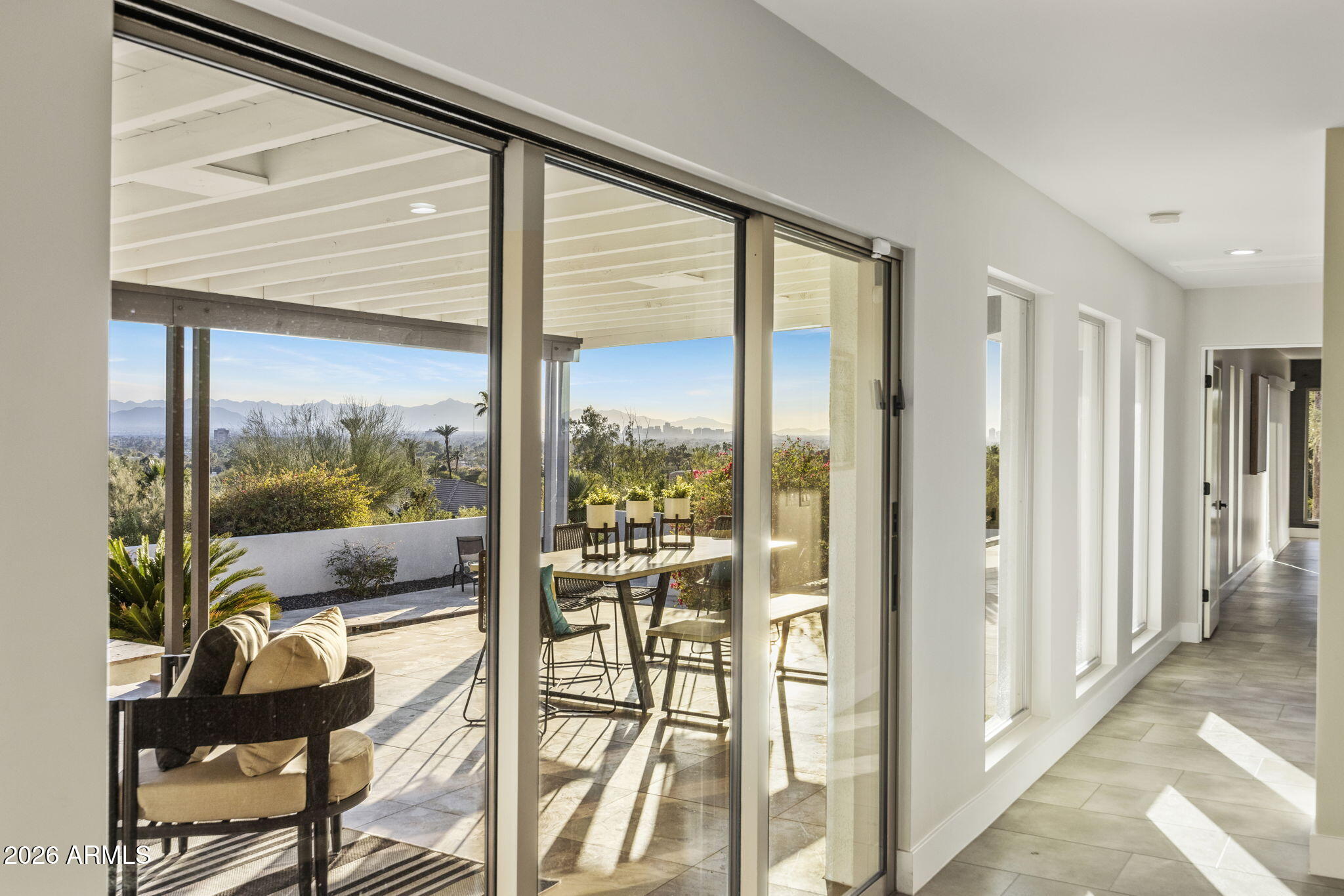 5518 E ROCKRIDGE Road