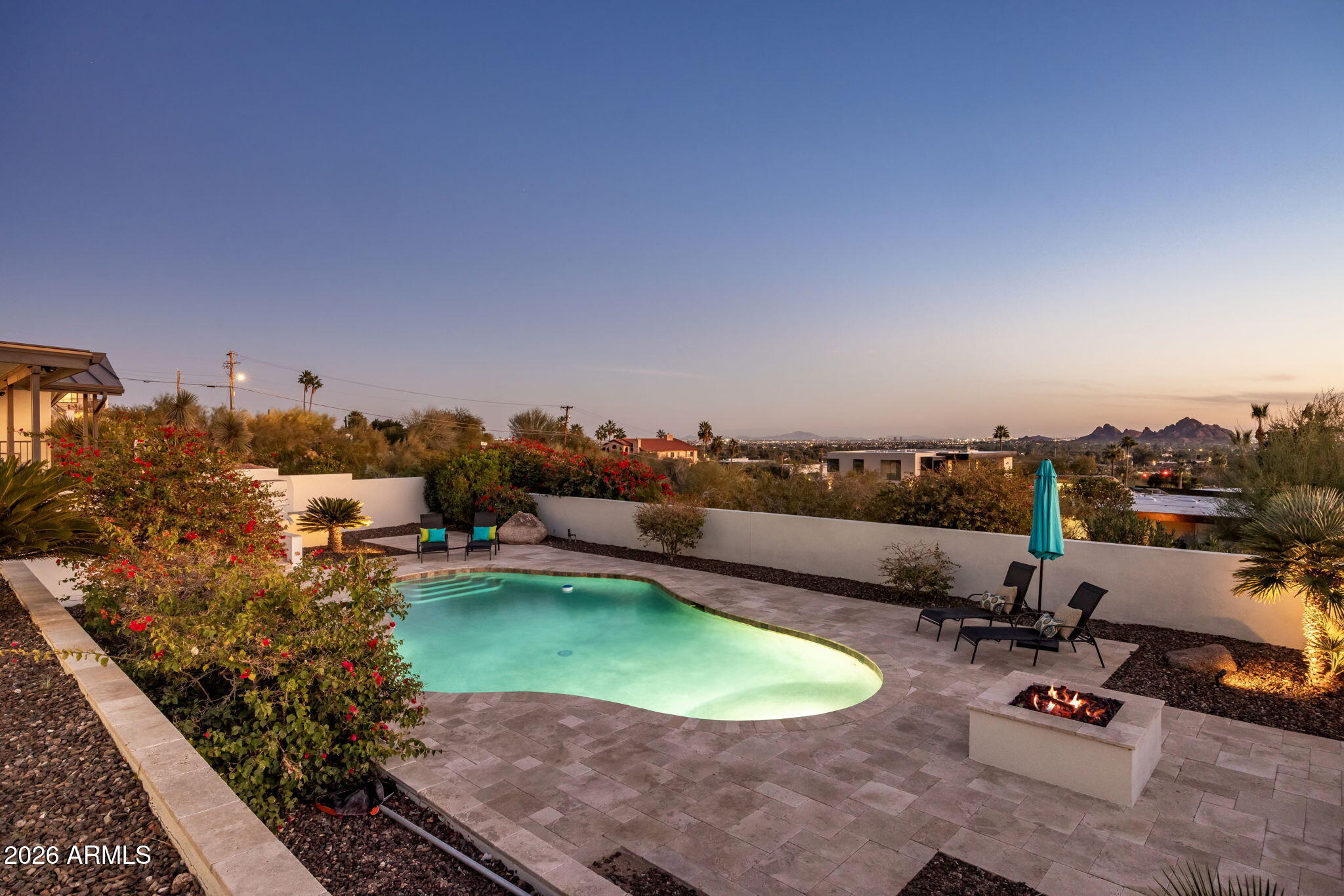 5518 E ROCKRIDGE Road