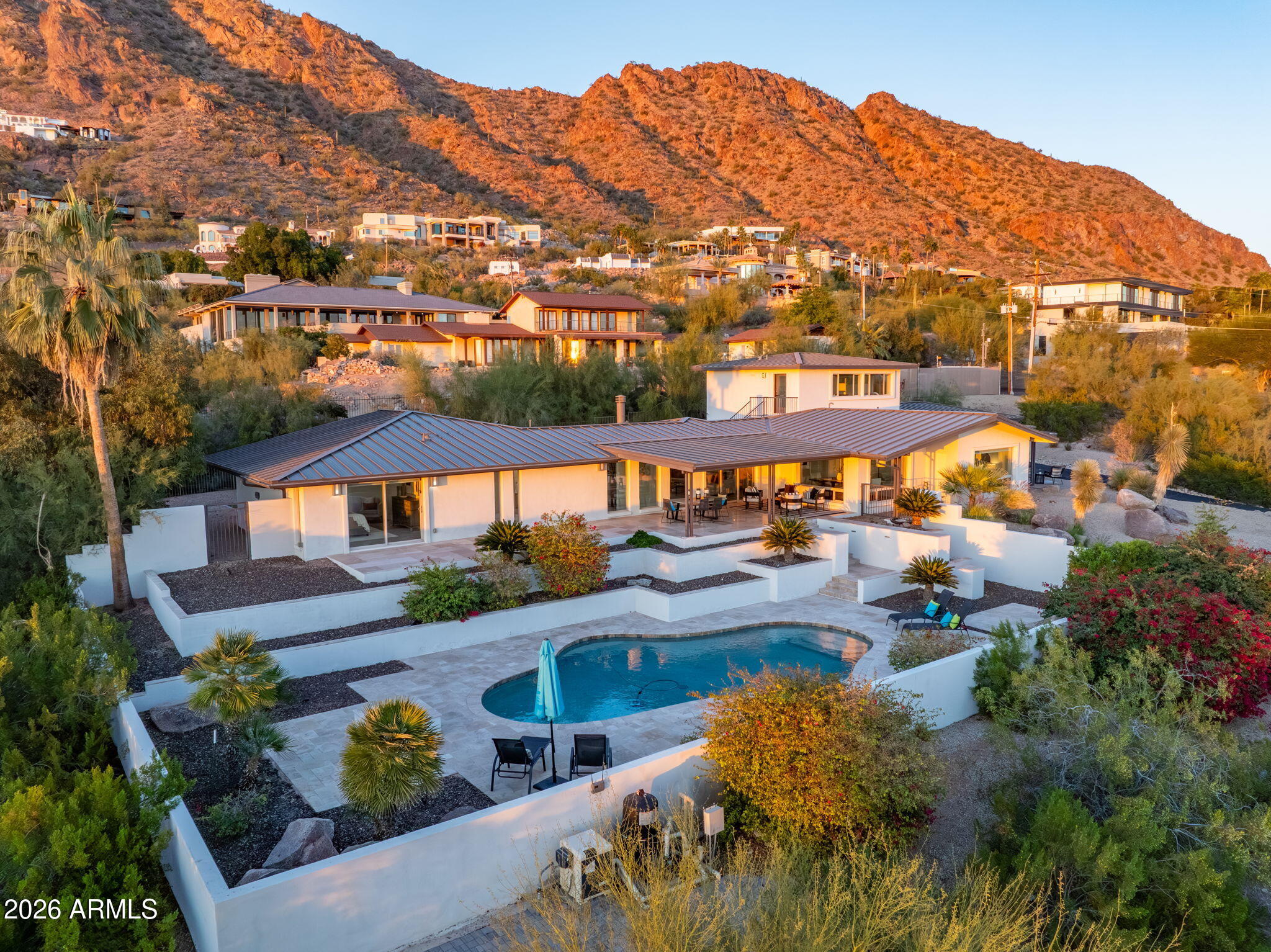 5518 E ROCKRIDGE Road