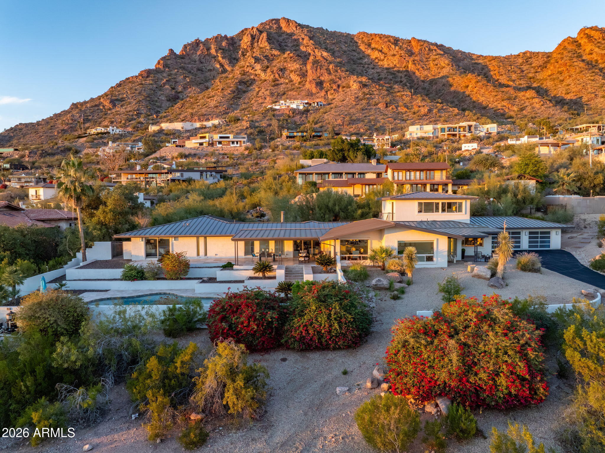 5518 E ROCKRIDGE Road