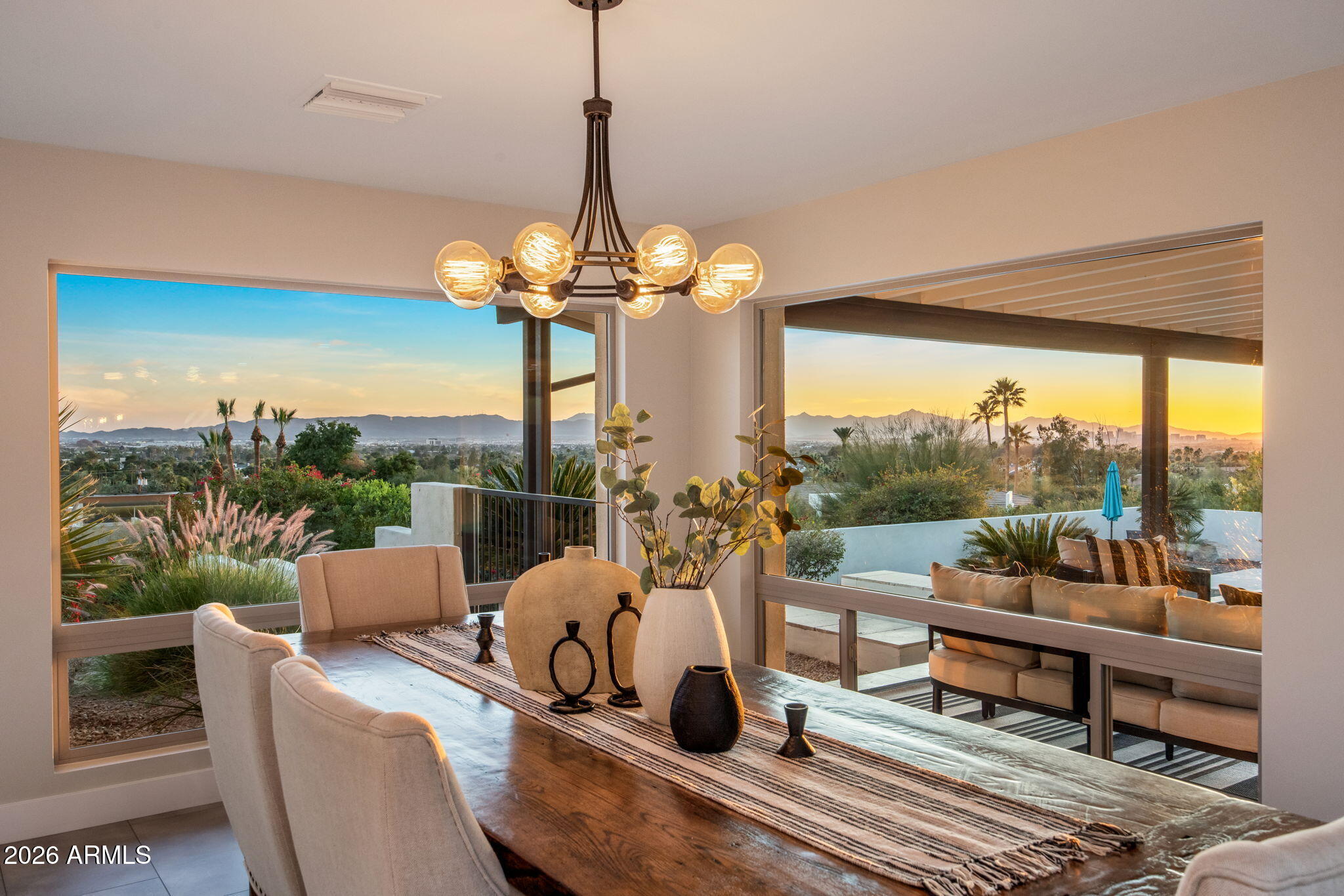 5518 E ROCKRIDGE Road