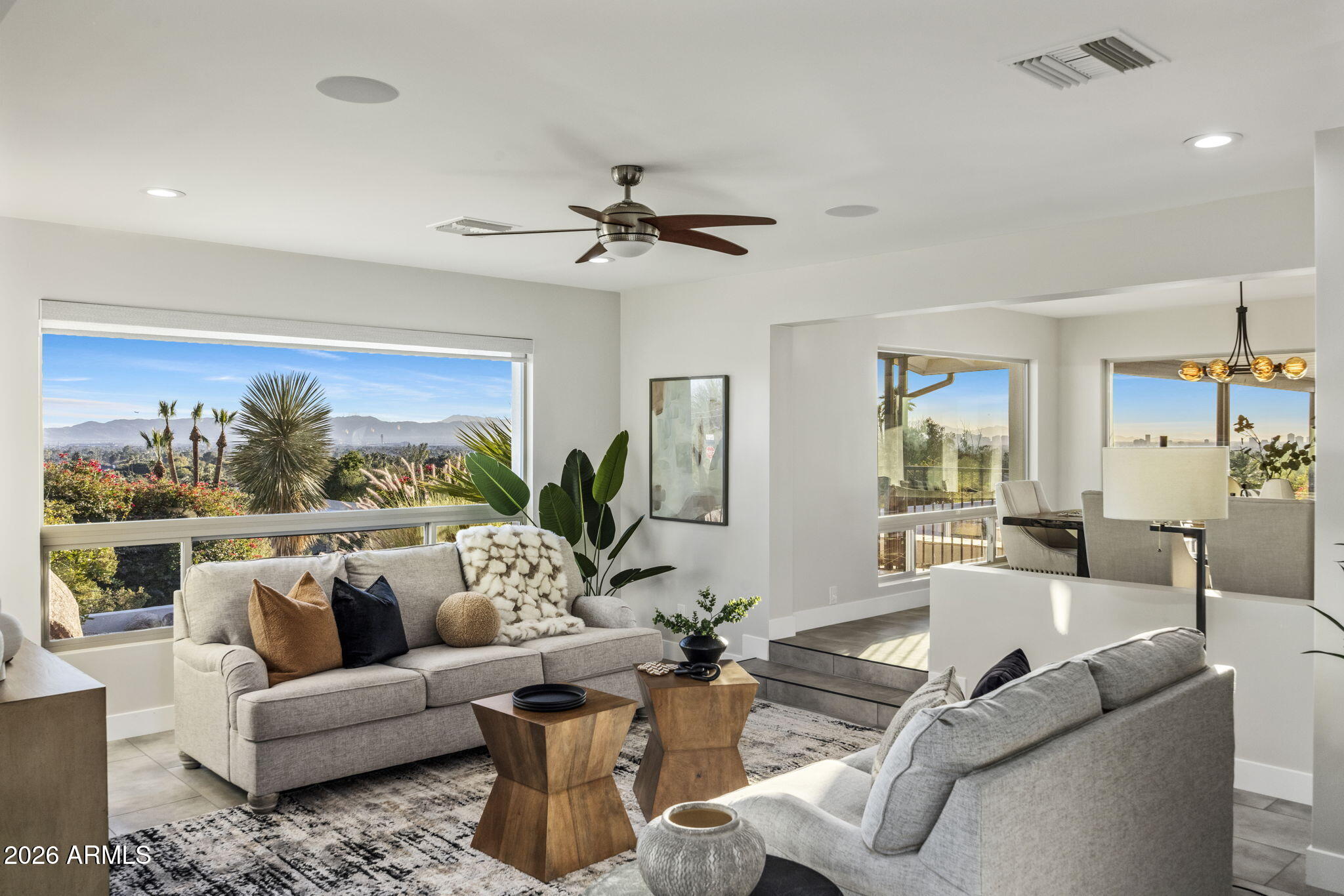 5518 E ROCKRIDGE Road