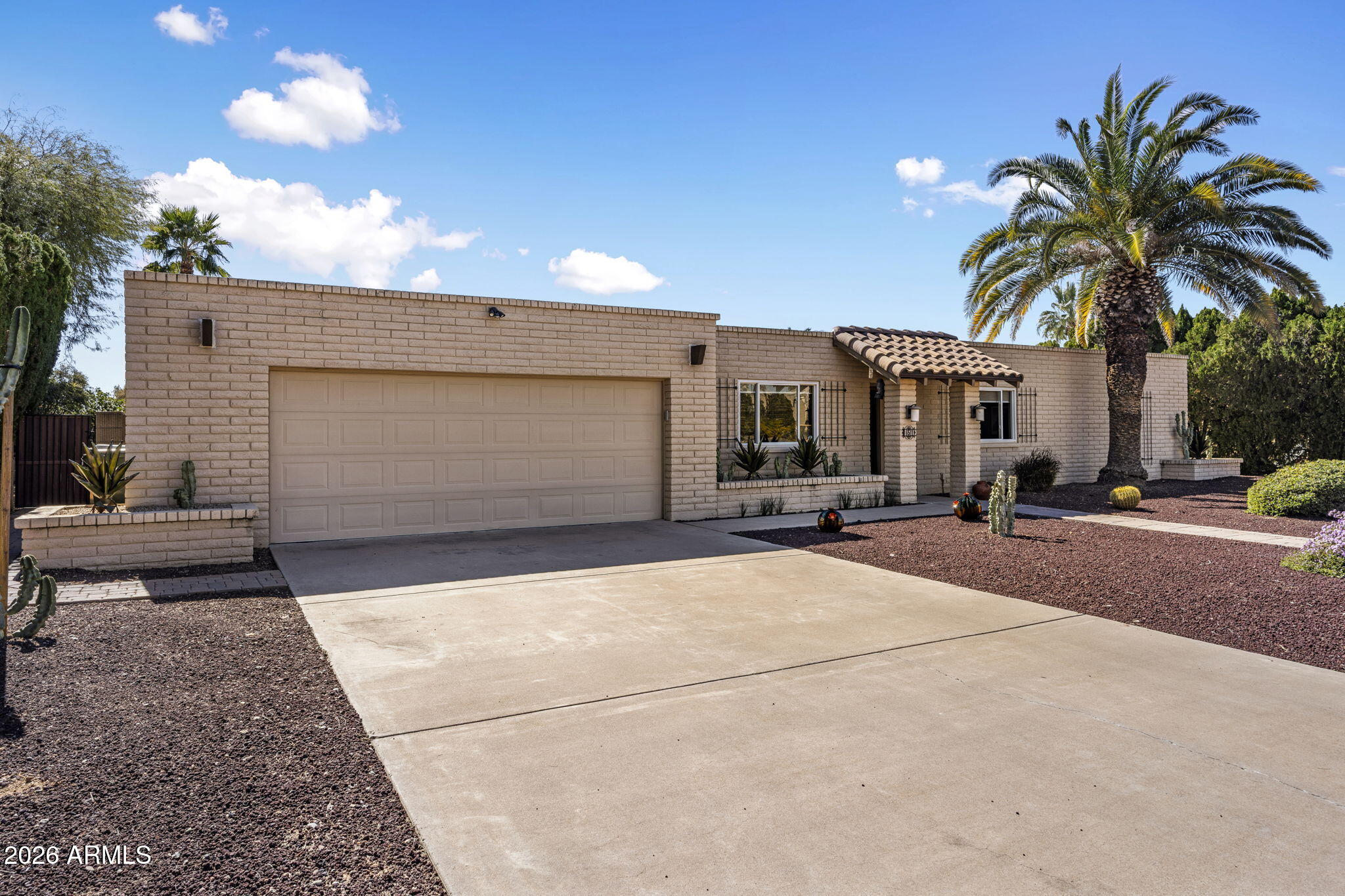 6511 E VOLTAIRE Avenue