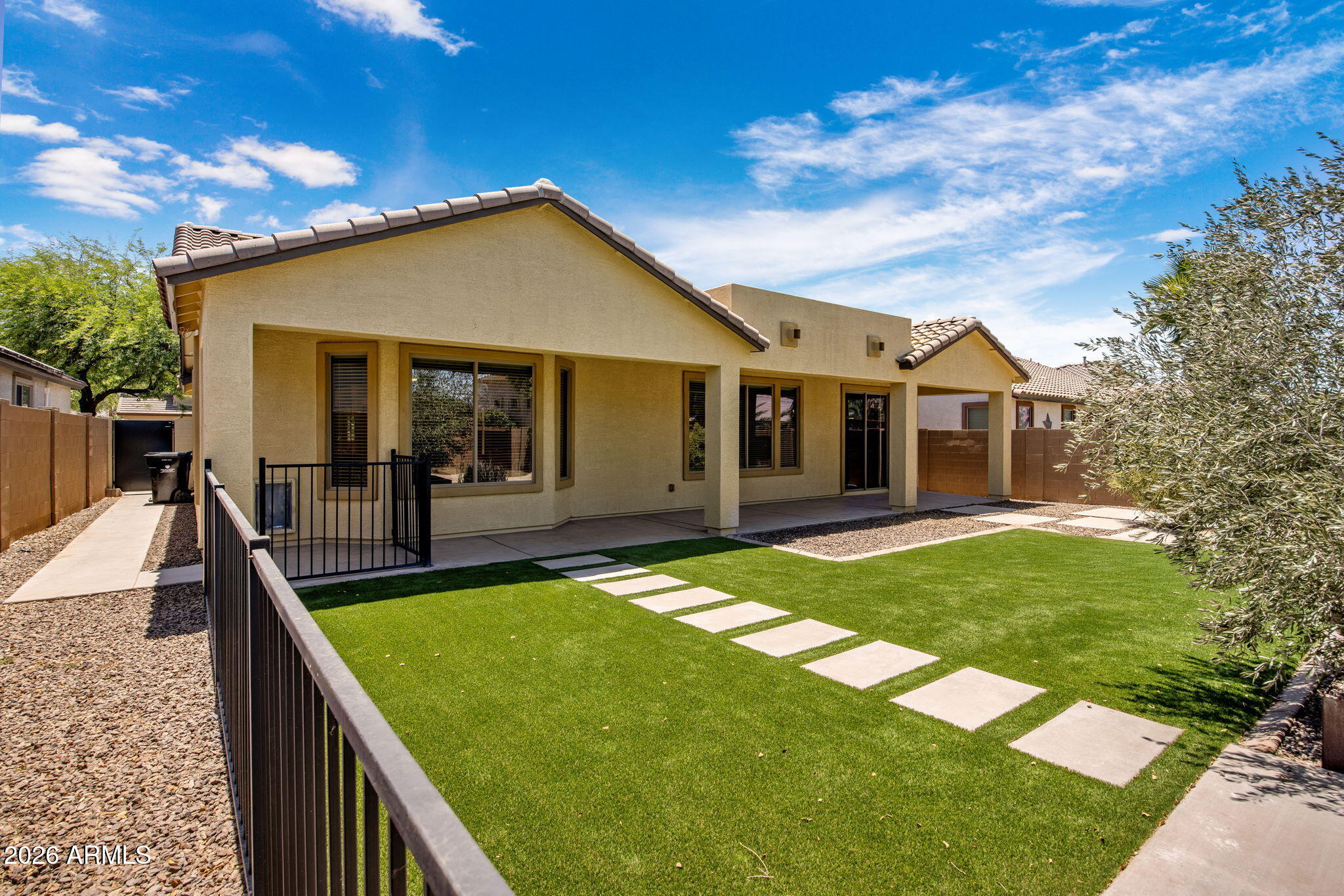 2122 W IAN Drive