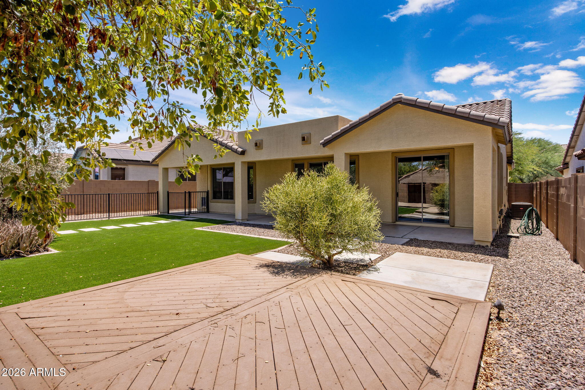 2122 W IAN Drive
