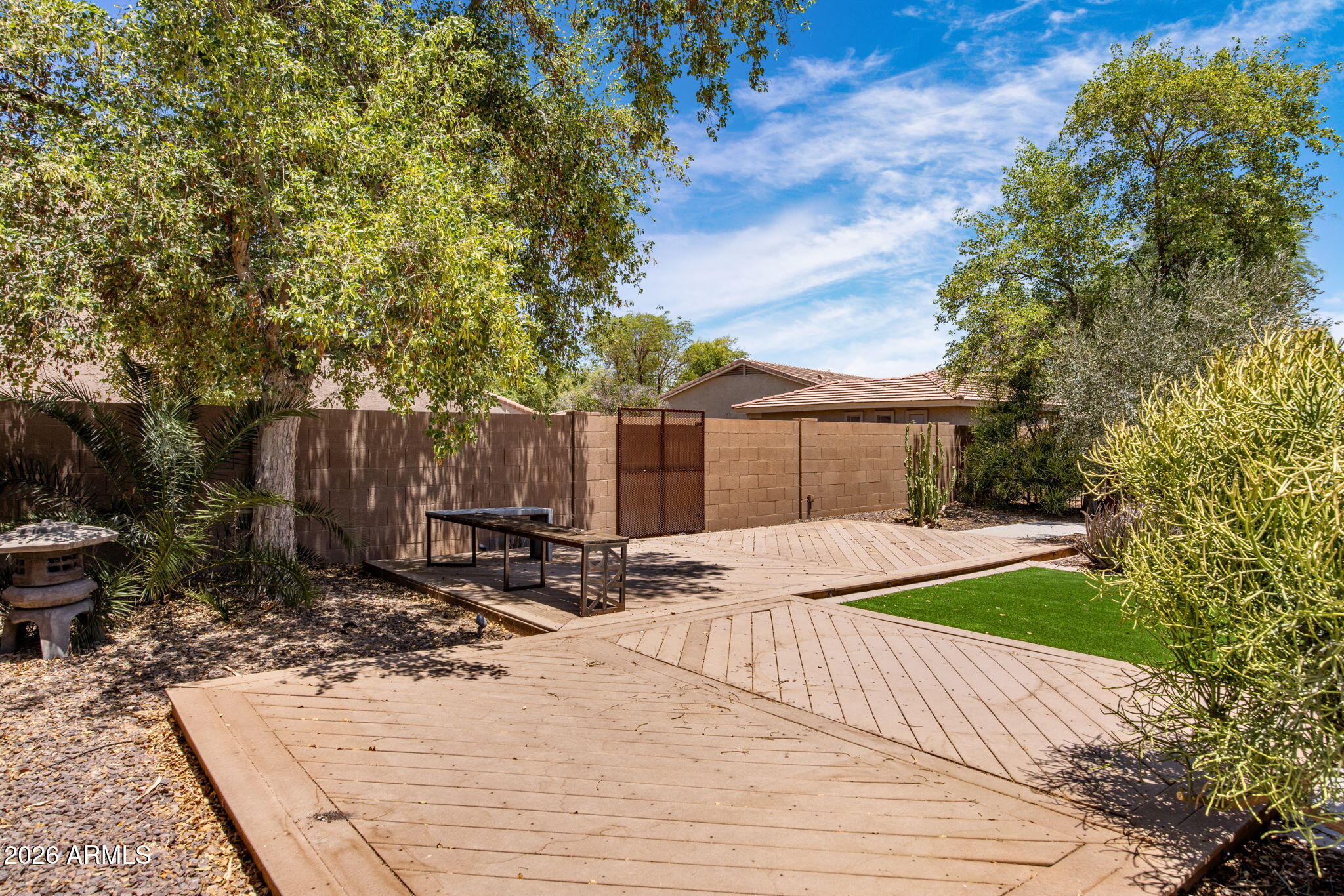2122 W IAN Drive