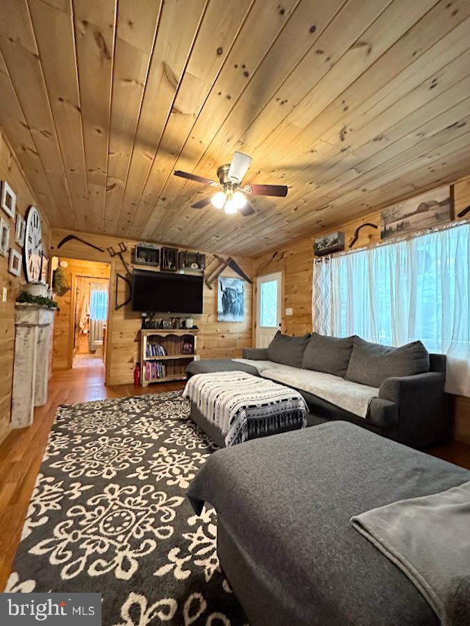 5524 BUCK RUN ROAD