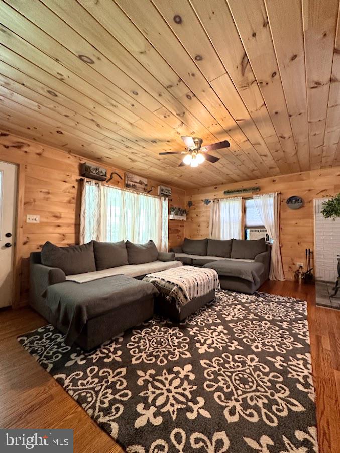 5524 BUCK RUN ROAD