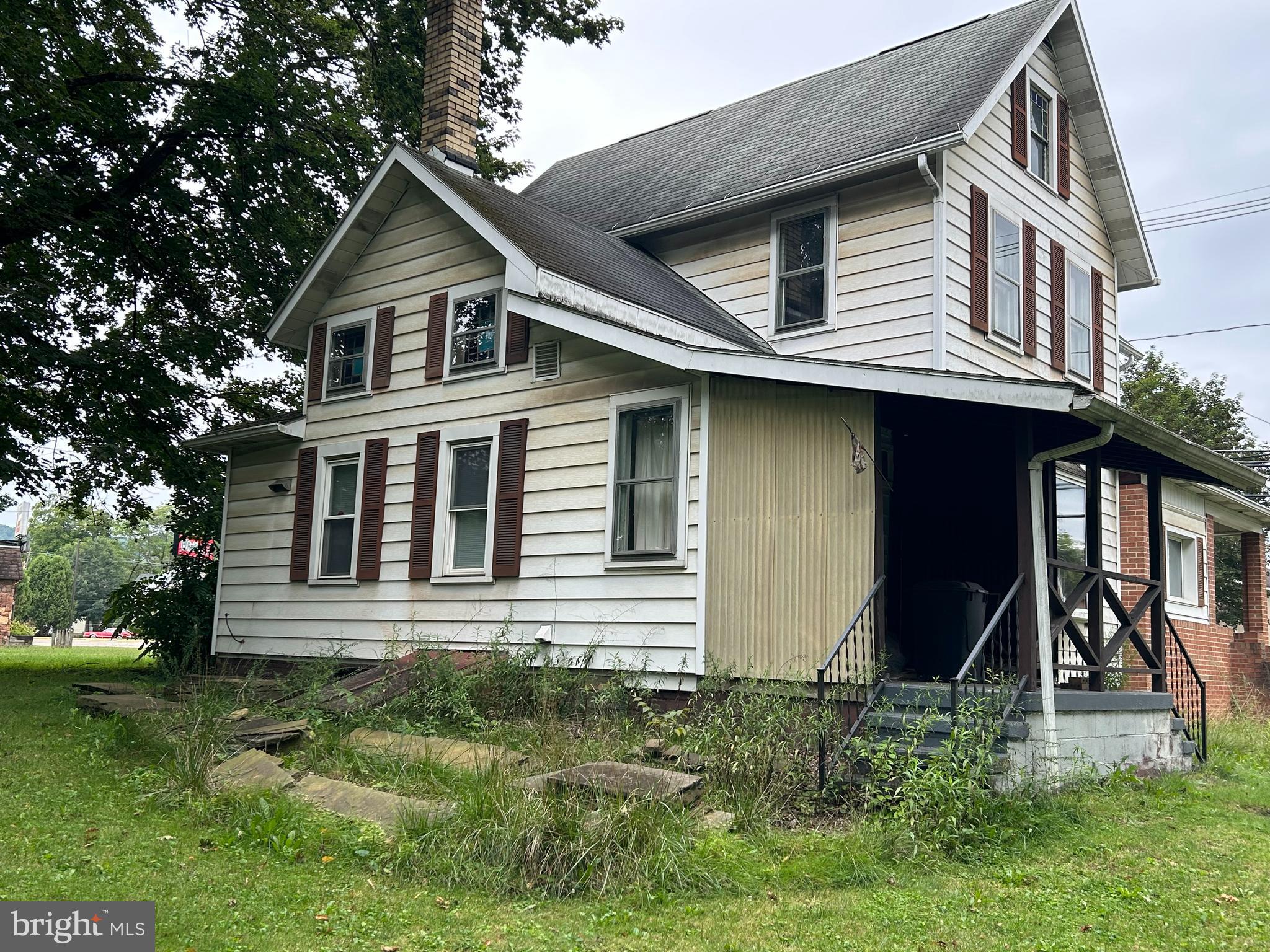605 W FRONT STREET