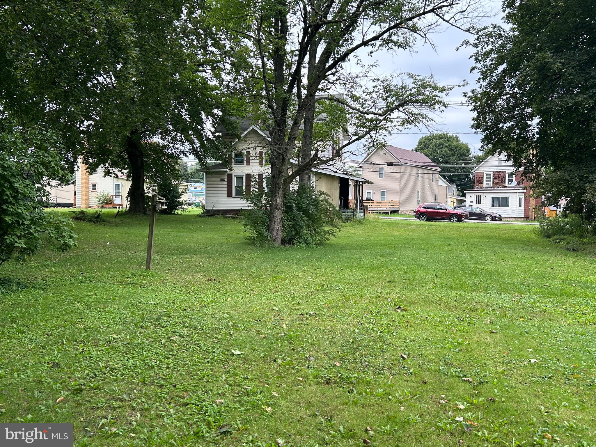 605 W FRONT STREET