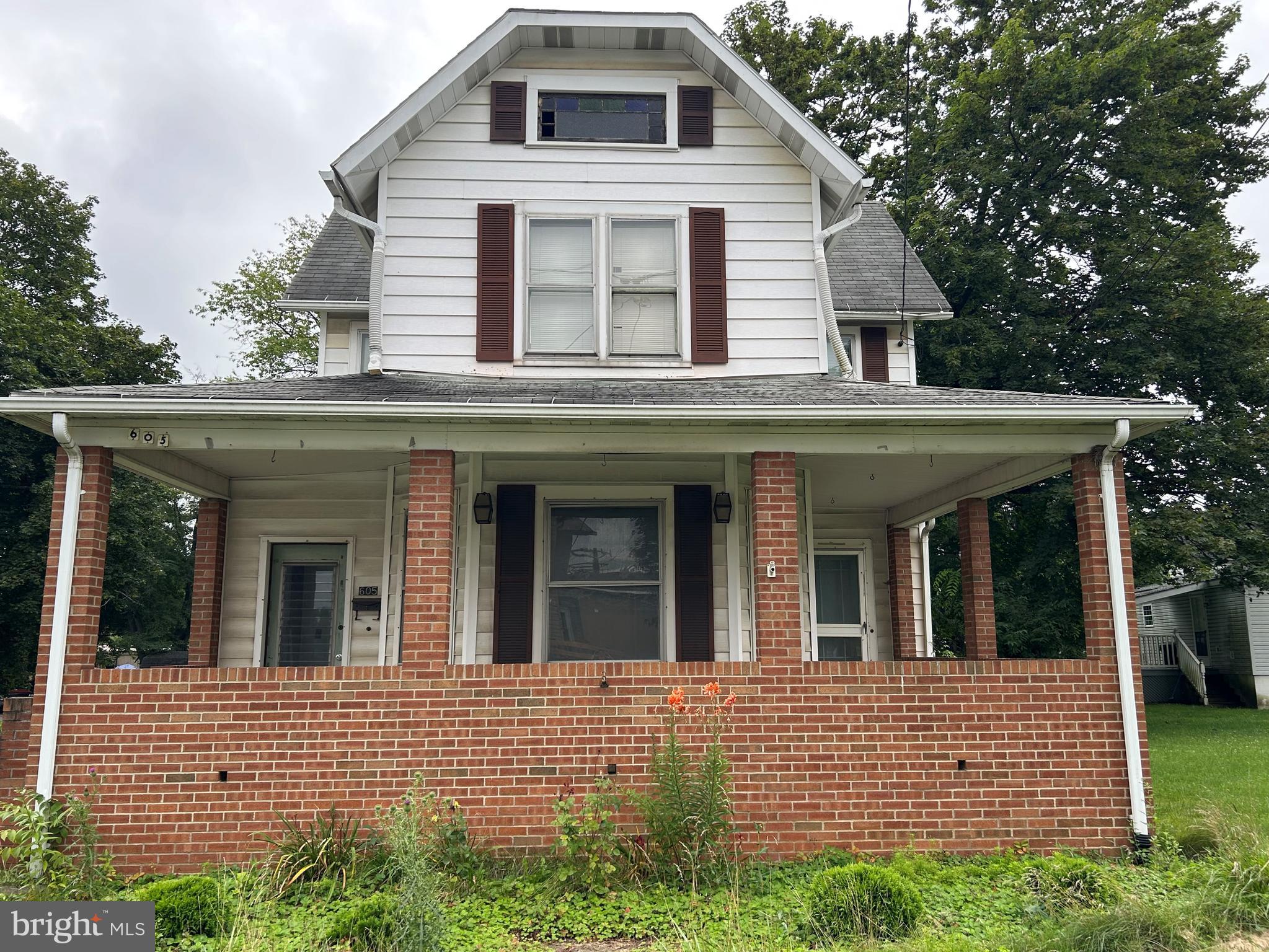 605 W FRONT STREET