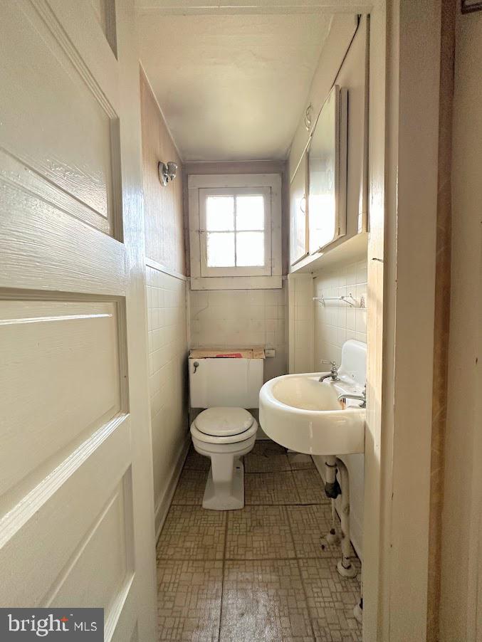 33 HIDDEN VALLEY ROAD