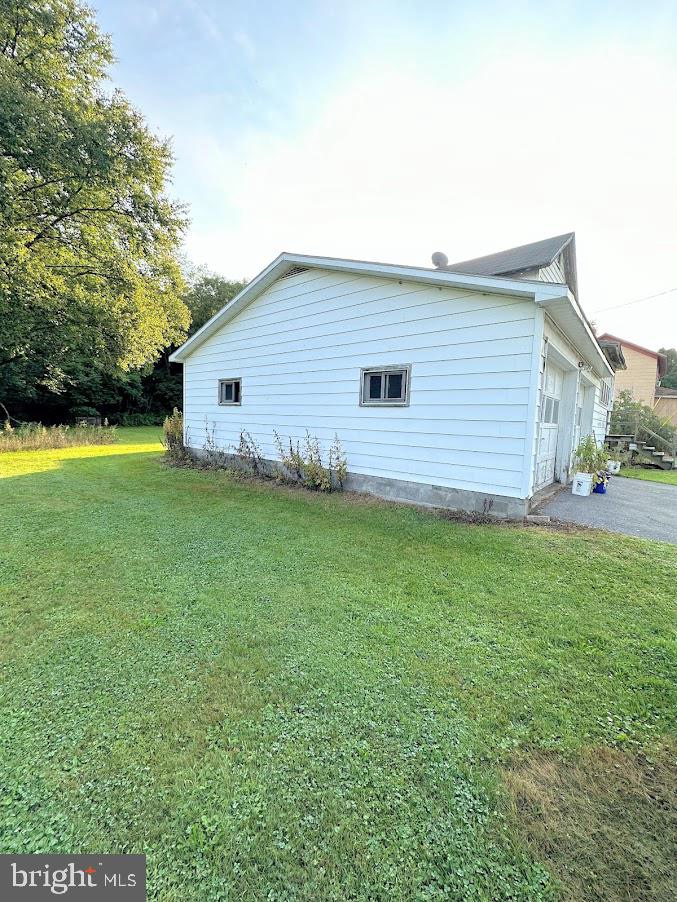 33 HIDDEN VALLEY ROAD